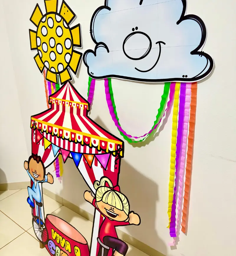 Moldura Dia do Circo gigante em PDF para fotos na escola — amostra 1: Moldura Dia do Circo para registrar a comemoração