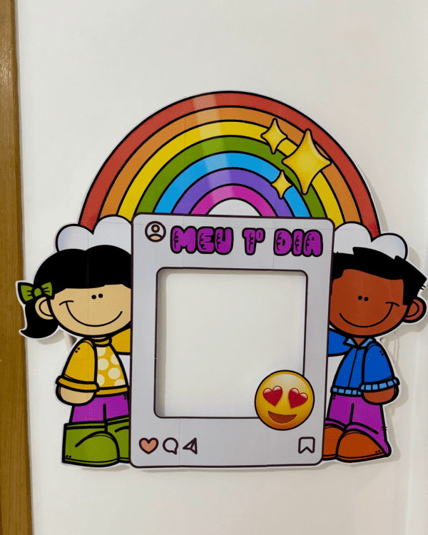 Moldura para foto: 1º dia de aula – PDF para Imprimir — Datas comemorativas para Educação Infantil: Decoração para Bambolê…