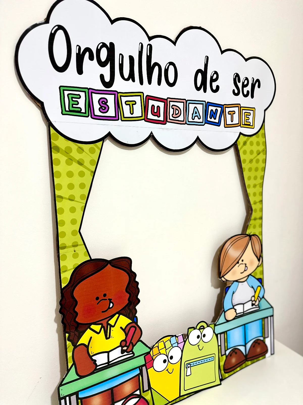 Moldura para foto: Dia do Estudante – PDF para Imprimir — amostra 3: Moldura para foto tema Dia do Estudante para ser…