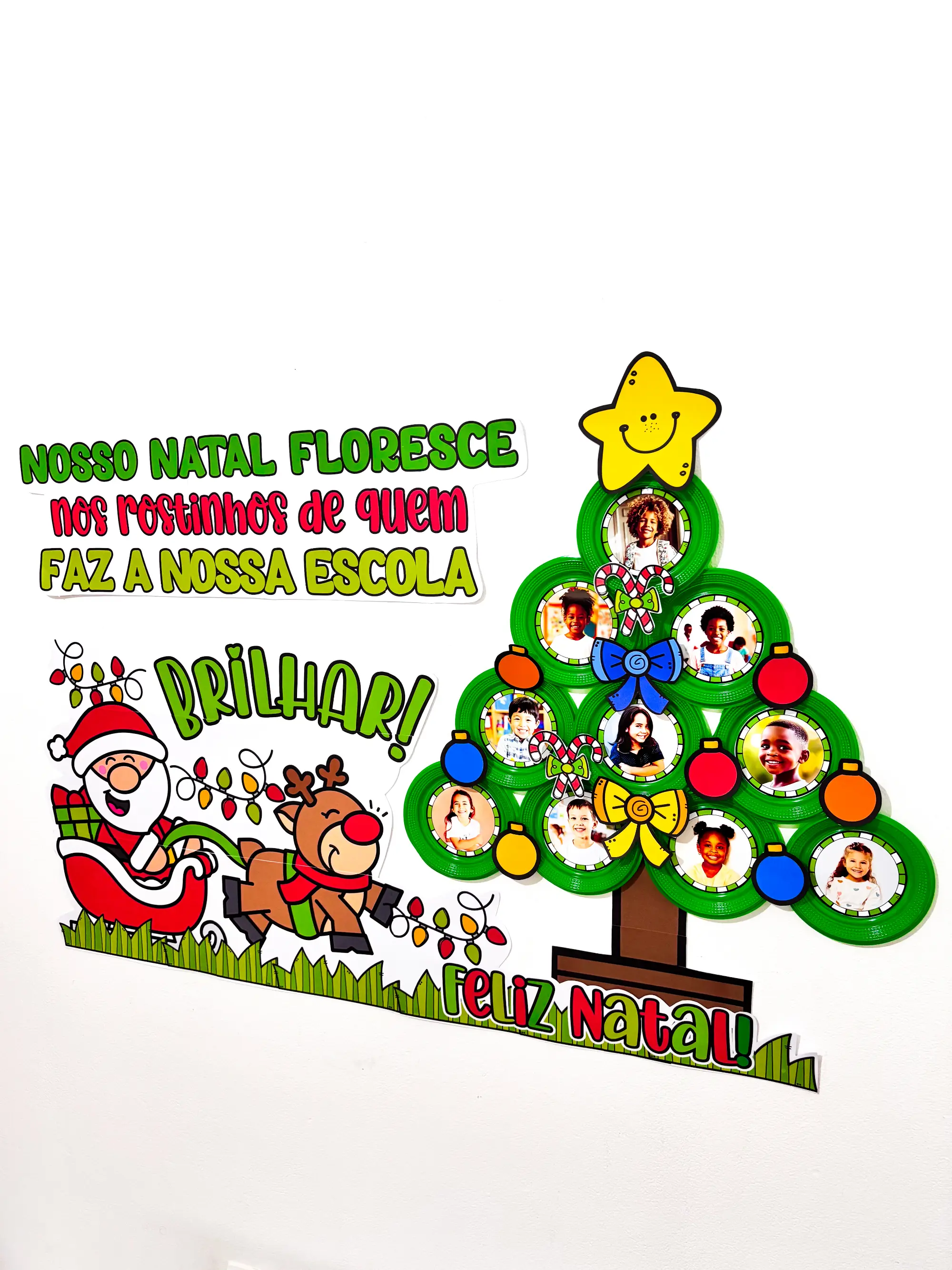 Mural de Natal com Fotos dos Alunos, em PDF — amostra 2: Decore a escola com um mural natalino personalizado, árvore 3D com… Mural de Natal com Fotos dos Alunos, em PDF — amostra 2: Decore a escola com um mural natalino personalizado, árvore 3D com…