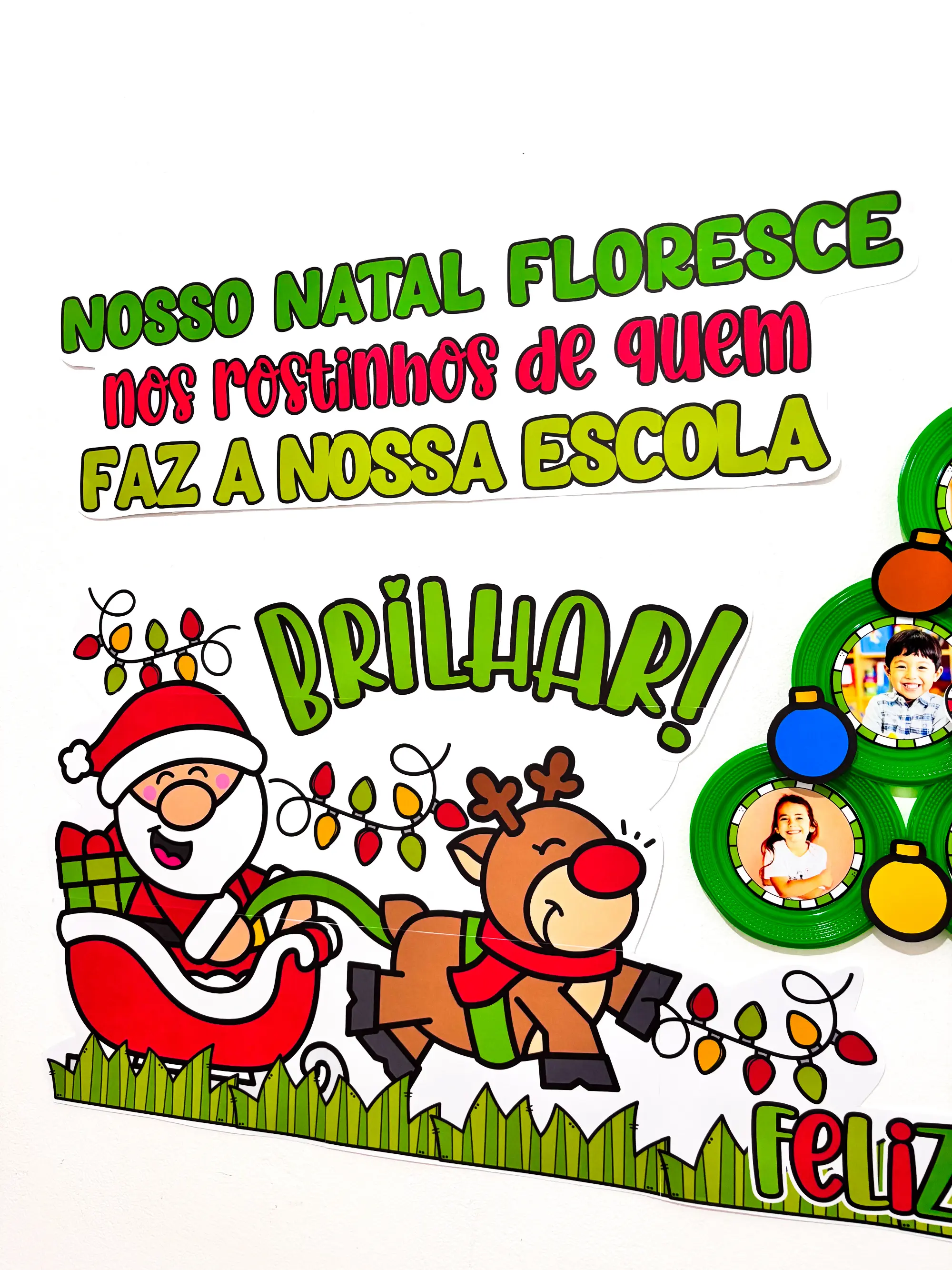 Mural de Natal com Fotos dos Alunos, em PDF — amostra 7: Decore a escola com um mural natalino personalizado, árvore 3D com… Mural de Natal com Fotos dos Alunos, em PDF — amostra 7: Decore a escola com um mural natalino personalizado, árvore 3D com…