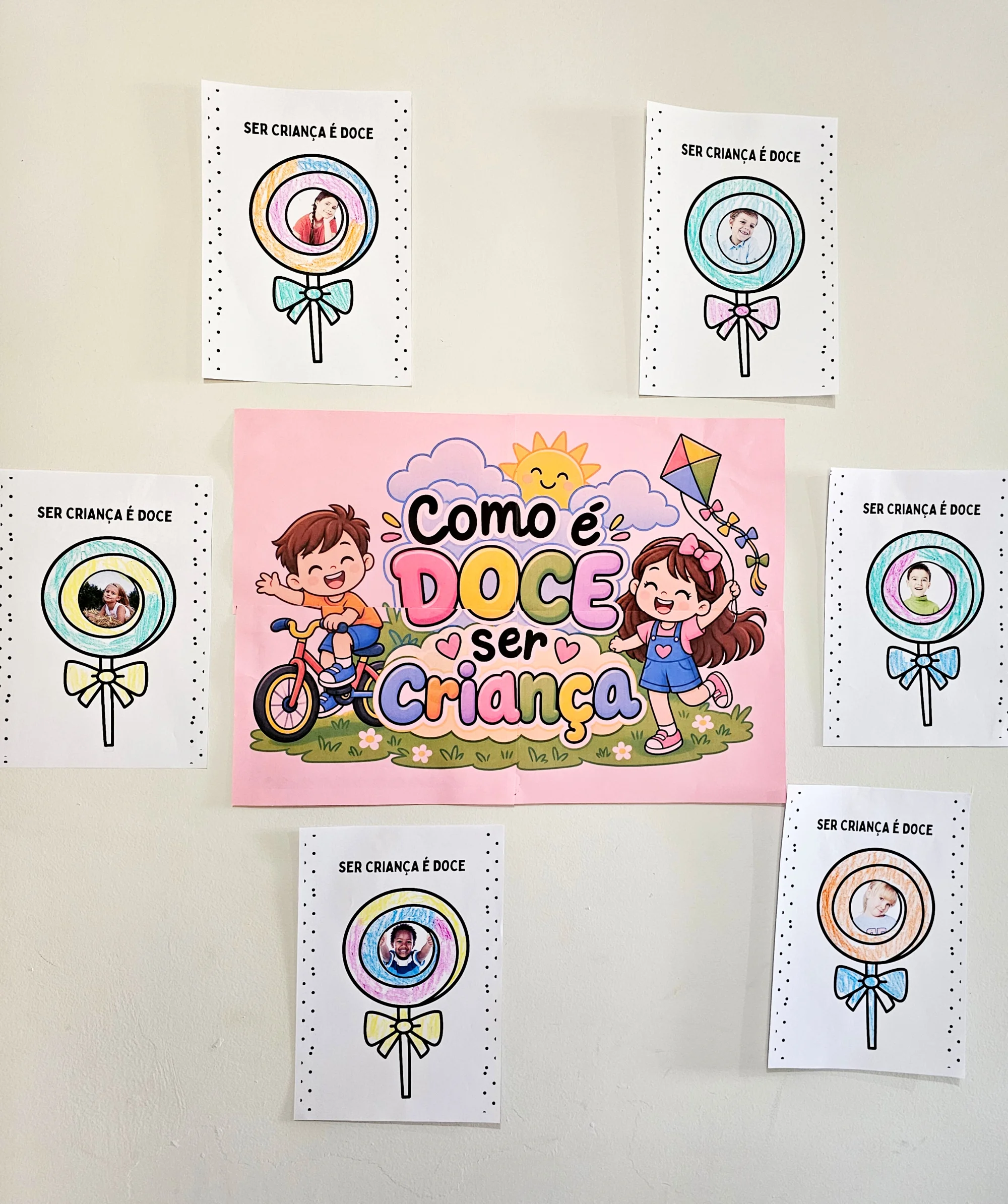 Mural Dia das Crianças com Moldura de Pirulito Editável no Canva — amostra 2: Painel de Dia das Crianças em PDF