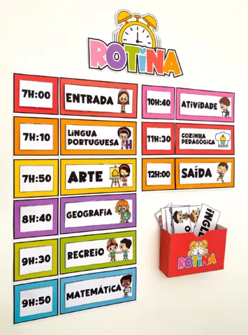Mural Rotinas Organizadas para o Ensino Fundamental 1 — amostra 3: Com horários claros e atividades comuns em instituições…