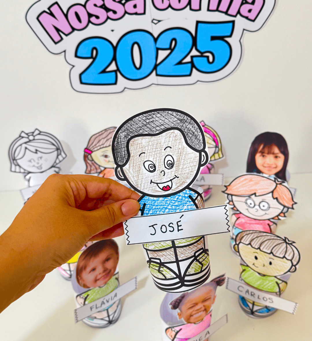 Nossa Turma 3D 2025: Bonequinhos para Colorir e Crachá de Mesa — amostra 4: Para quem é indicado