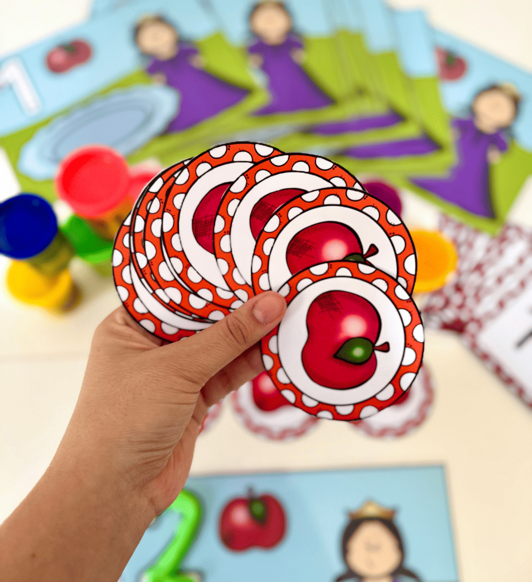Numerais de 0 a 10: Contando Maçãs para Educação Infantil — amostra 2: O que vem no material