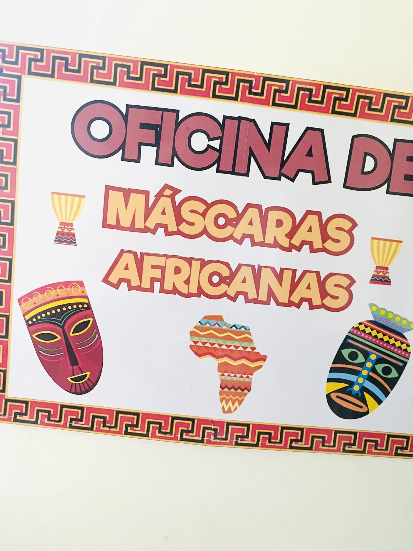 Oficina de máscaras africanas — amostra 2: 🎭 *Oficina de Máscaras Africanas* 🎭 Participe de uma atividade enriquecedora e…