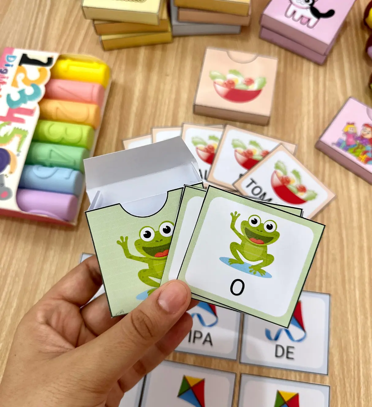 Organização de frases: caixinha com palavras para alfabetização — Alfabetização para Educação Infantil: Com 12 frases para…
