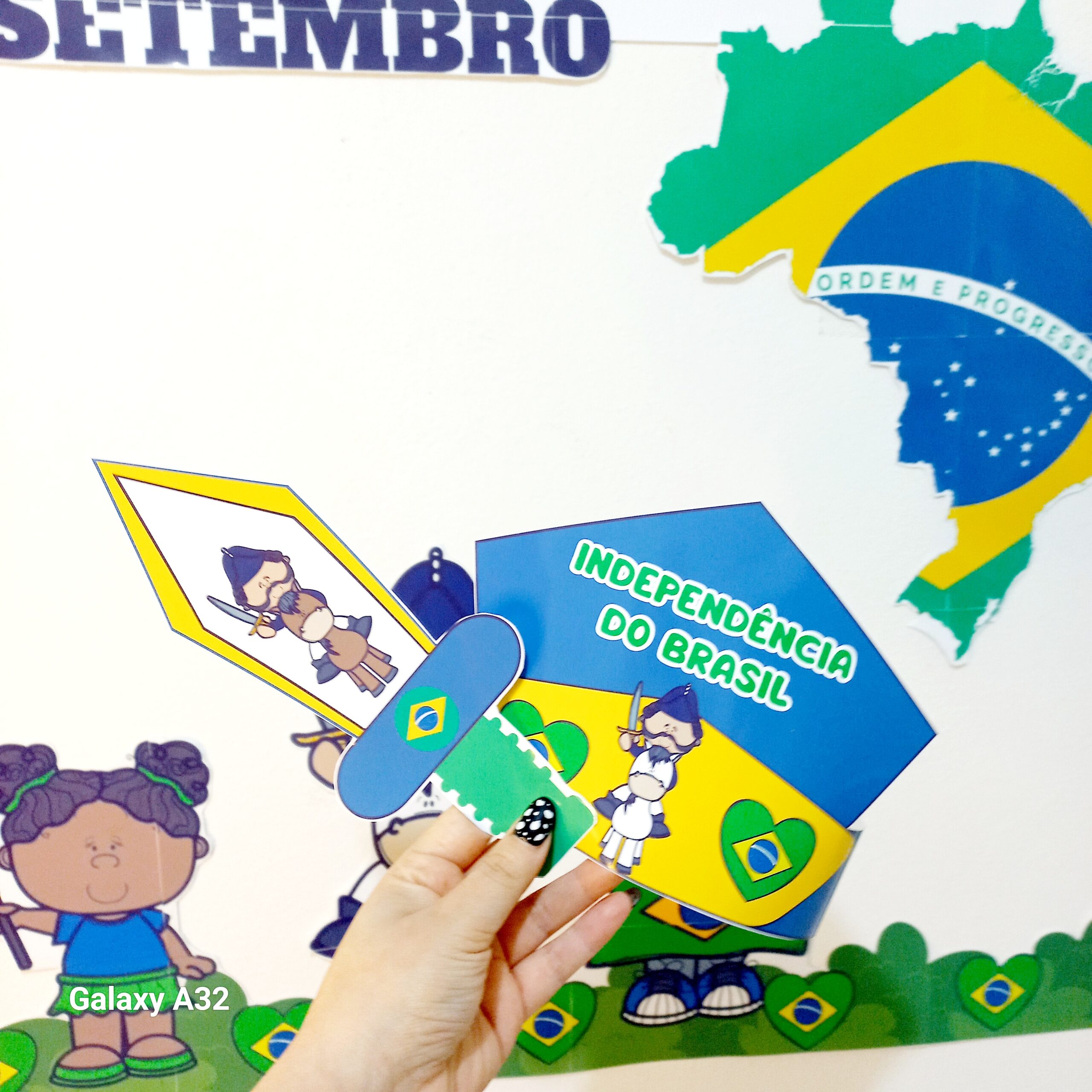Painel 07 de setembro - independência do brasil – PDF para Imprimir — amostra 3: Elementos para compor o painel Frase:… Painel 07 de setembro - independência do brasil – PDF para Imprimir — amostra 3: Elementos para compor o painel Frase:…
