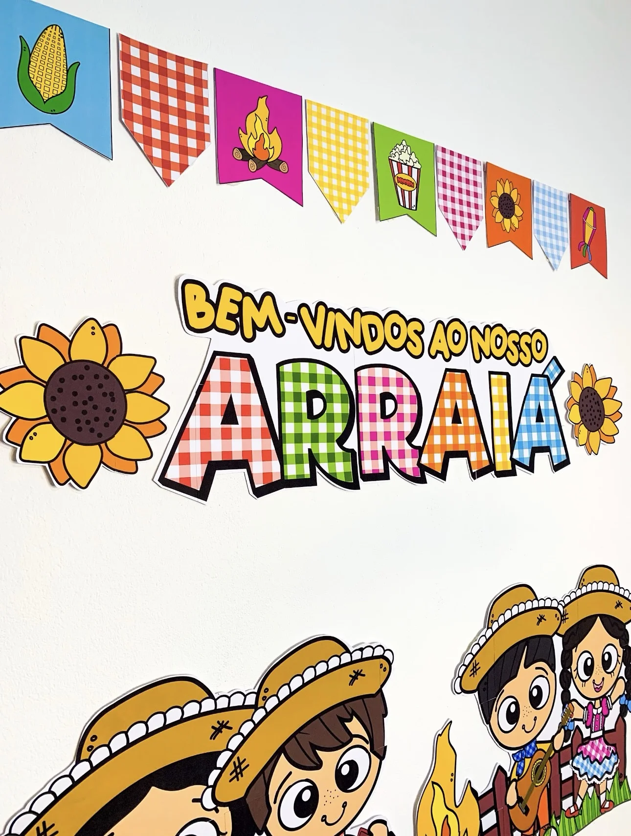 Painel arraiá — amostra 1: *Painel arraiá* O Arraiá mais lindo da sua escola começa com esse painel