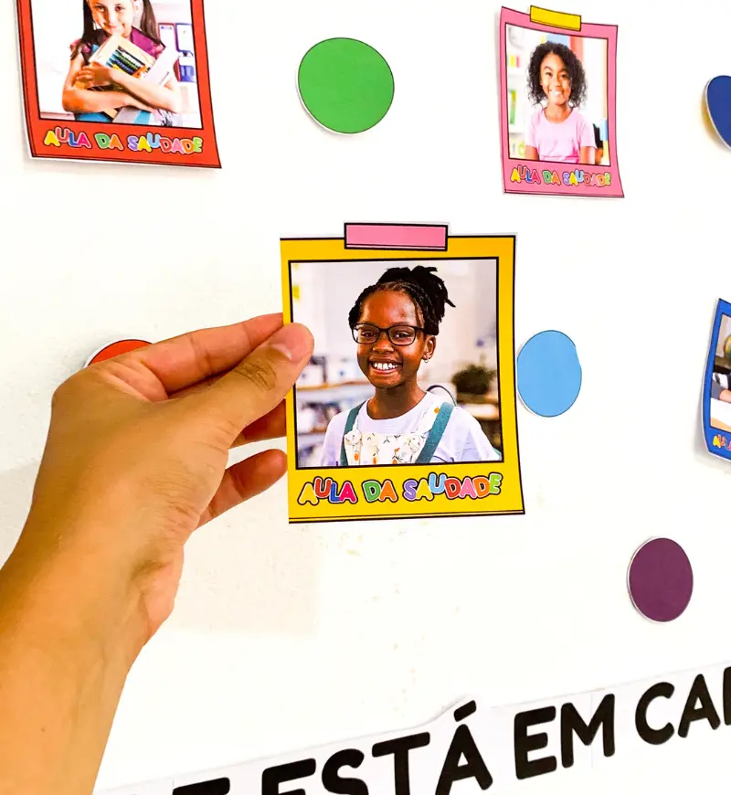 Painel Aula da Saudade - Divertidamente – PDF para Imprimir — amostra 3: Com o tema Divertidamente, este painel para a aula…