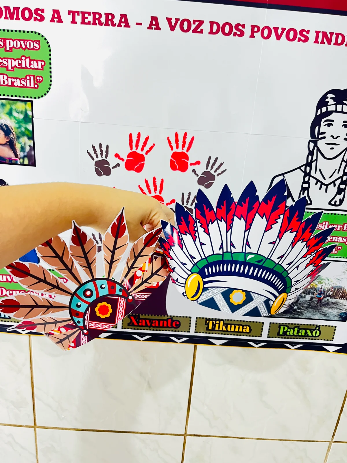 Painel + Colar decorativo "NÓS SOMOS A TERRA" - Povos Indígenas — amostra 3: Formato e entrega