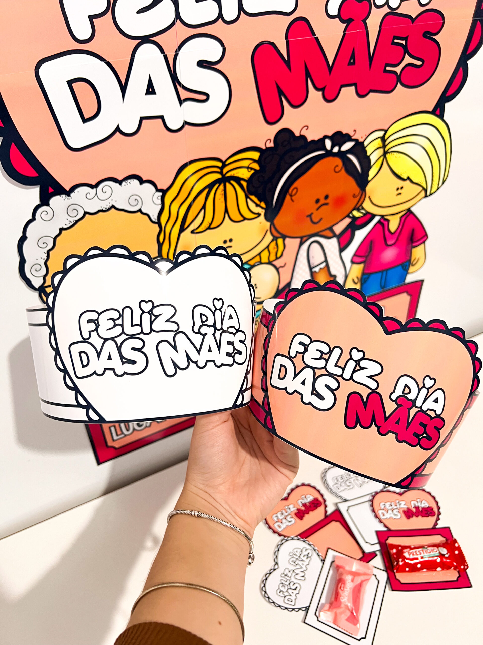 Painel + coroa: dia das mães – Material Pedagógico — amostra 4: Material pedagógico composto por painel decorativo e…