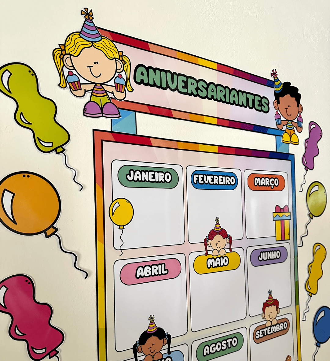 Painel de Aniversariantes em PDF para Decorar a Sala de Aula — amostra 1: Painel de aniversariantes para a sala de aula
