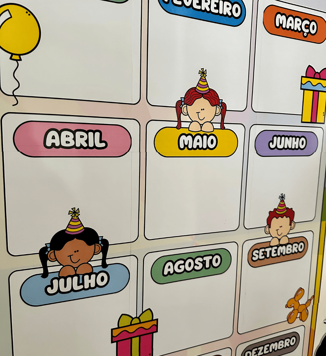 Painel de Aniversariantes em PDF para Decorar a Sala de Aula — amostra 2: O que vem no material
