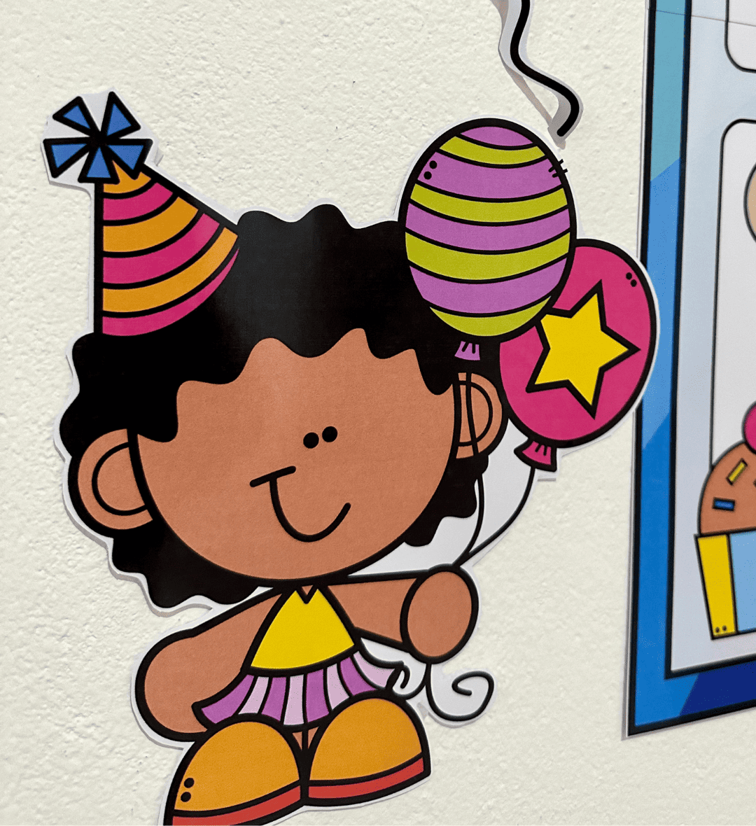 Painel de Aniversariantes em PDF para Decorar a Sala de Aula — amostra 5: Organize os aniversários da turma com um painel…