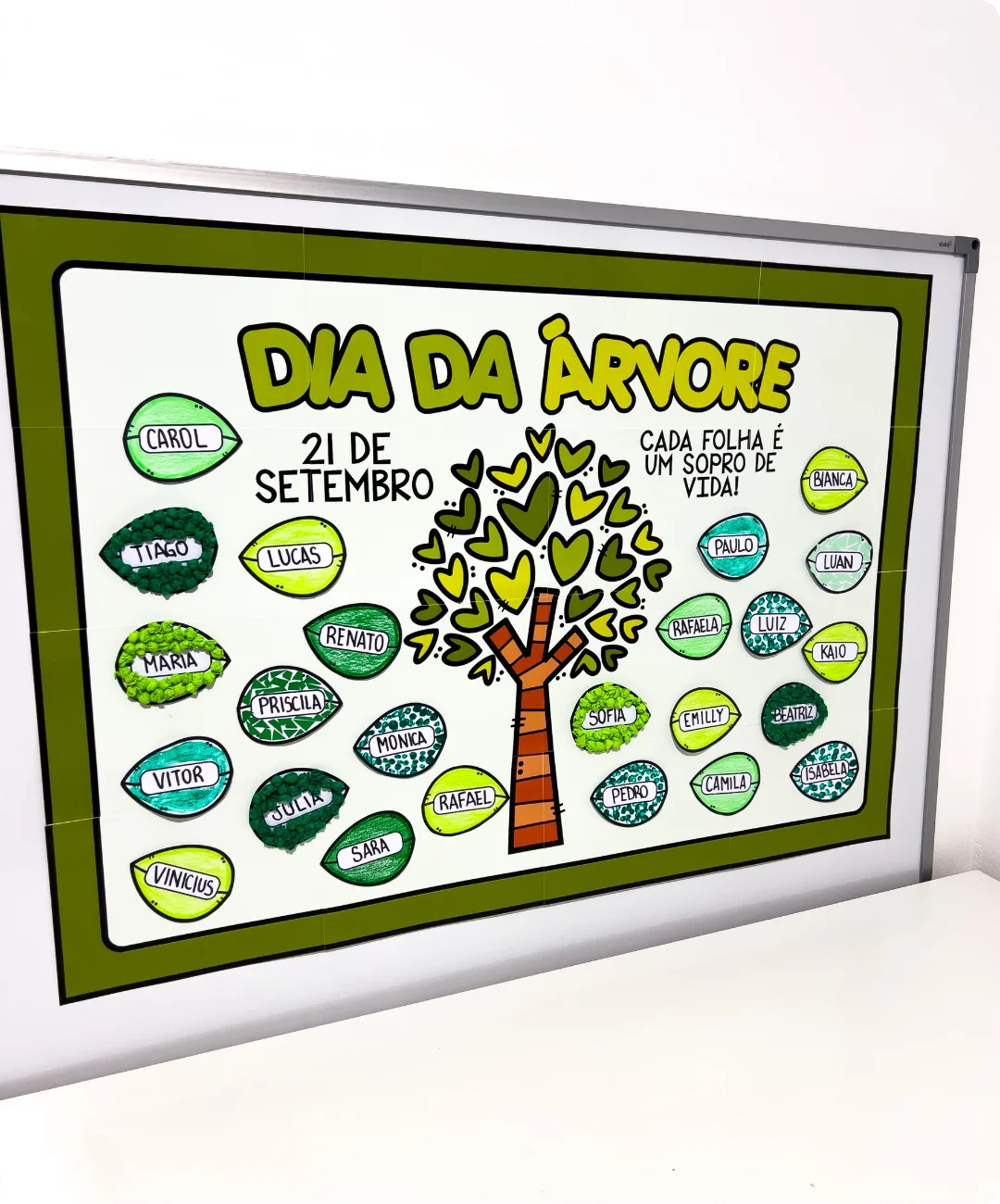 Painel de árvore para imprimir — Educação Infantil — amostra 1: Uma árvore construída pelas crianças