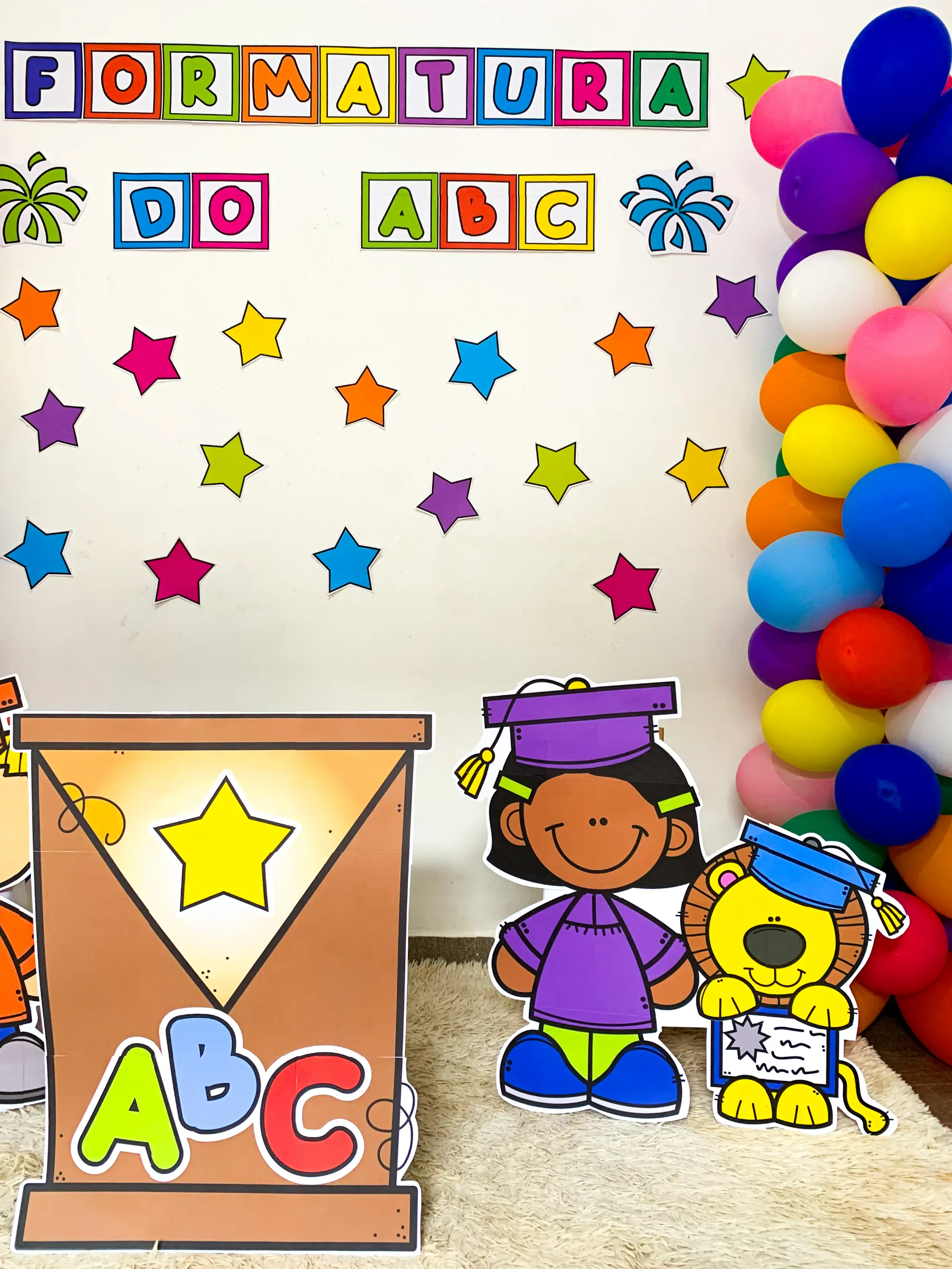 Painel de Formatura ABC para Educação Infantil e Anos Iniciais — amostra 3: Nosso painel super colorido é o cenário… Painel de Formatura ABC para Educação Infantil e Anos Iniciais — amostra 3: Nosso painel super colorido é o cenário…