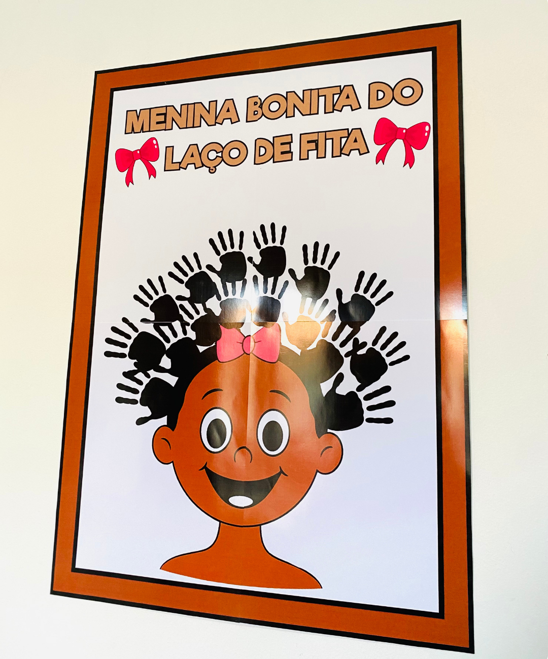 Painel de Menina Bonita do Laço de Fita para imprimir — amostra 2: Uma atividade visual para imprimir e aplicar