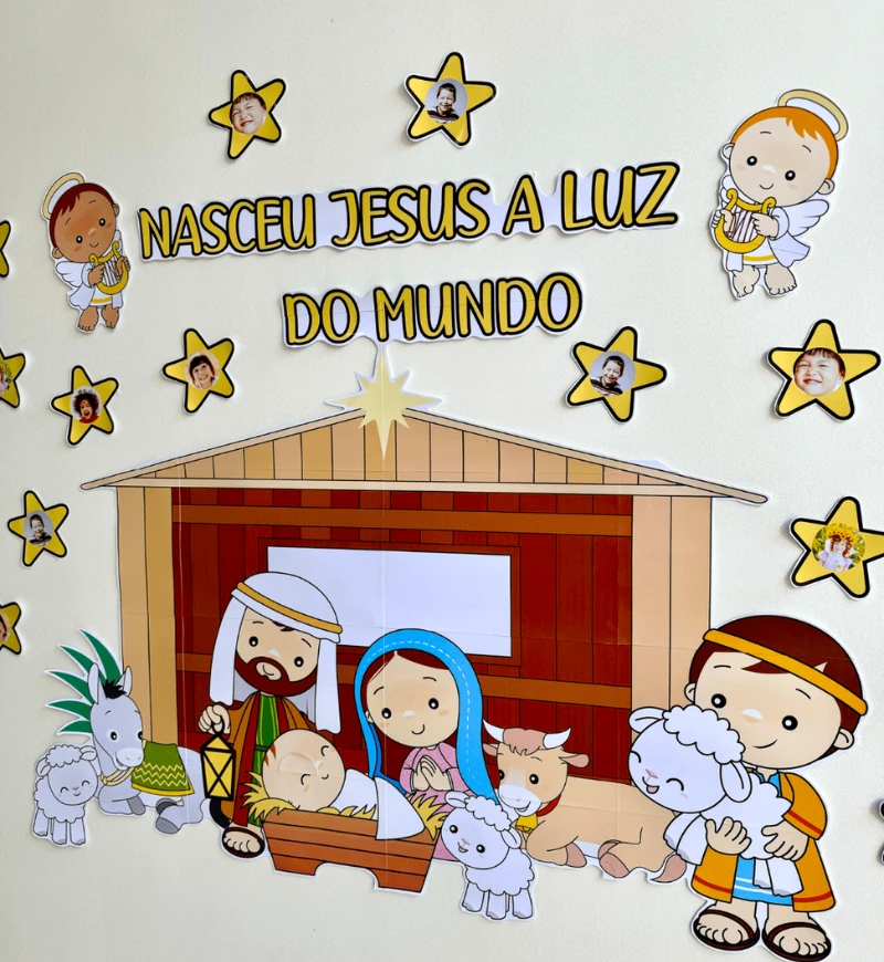 Painel de Natal Cristão com Presépio e Fotos das Crianças — amostra 1: Painel de Natal Cristão para decorar e trabalhar o…