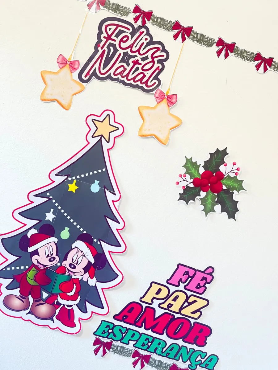 Painel de Natal Mickey e Minnie PDF — amostra 3: Painel de Natal Mickey e Minnie em PDF para imprimir, ideal para decorar a…