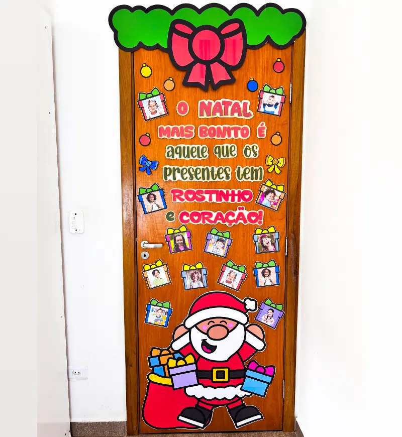 Painel de porta de Natal: Presentes de Natal com fotos — amostra 1: Painel de porta de Natal com personalização por fotos