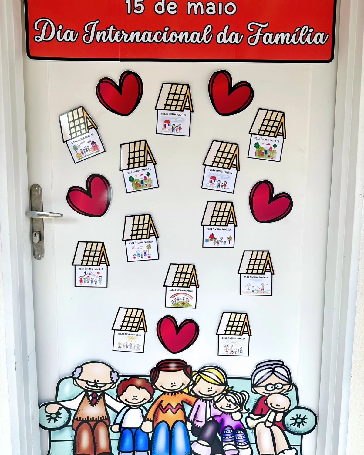 Painel de Porta dia da Família – PDF para Imprimir — amostra 4: Arquivo para decoração de porta tema Dia Internacional da…