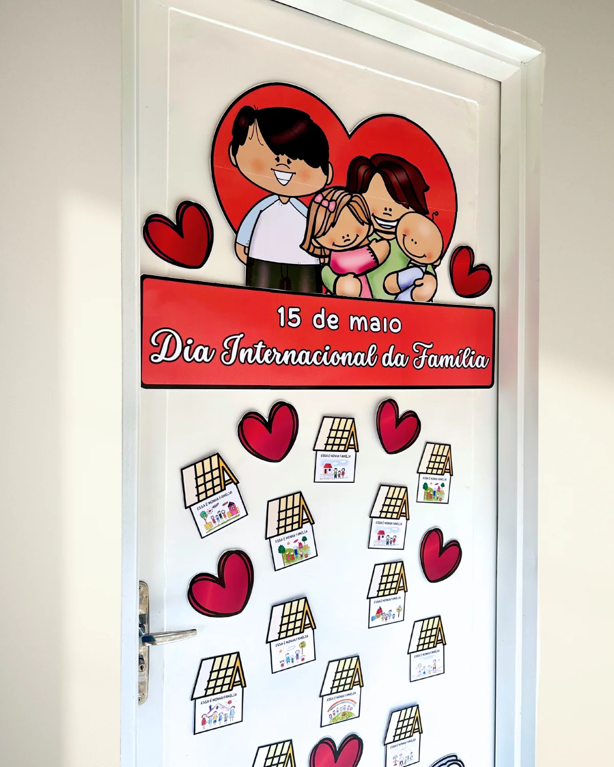 Painel de Porta dia da Família – PDF para Imprimir — amostra 6: Arquivo para decoração de porta tema Dia Internacional da…