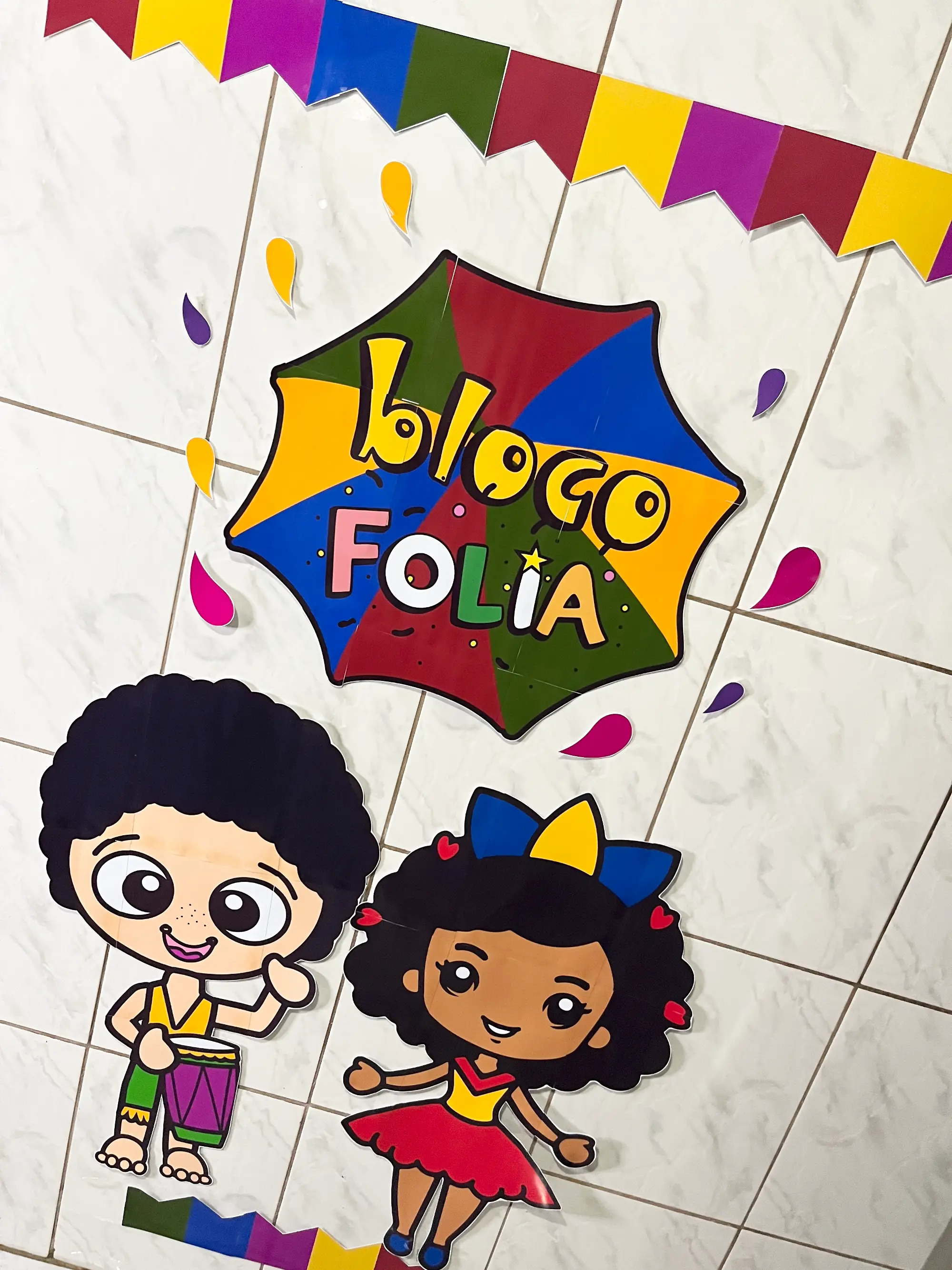 Painel de Porta e Parede Carnaval – Decoração Carnavalesca Colorida — amostra 2: Painel decorativo de porta e parede com…