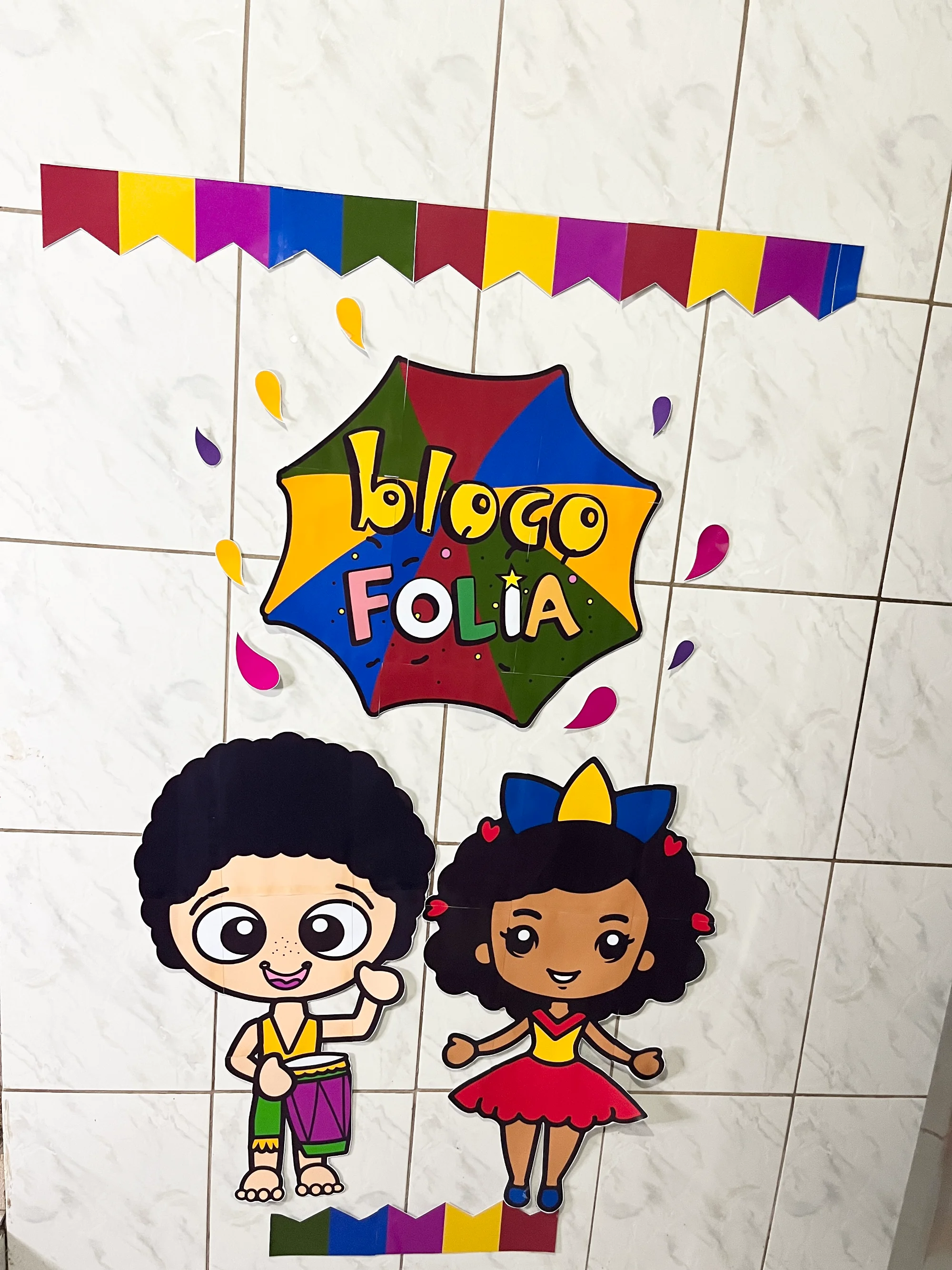 Painel de Porta e Parede Carnaval – Decoração Carnavalesca Colorida — amostra 4: Painel decorativo de porta e parede com…