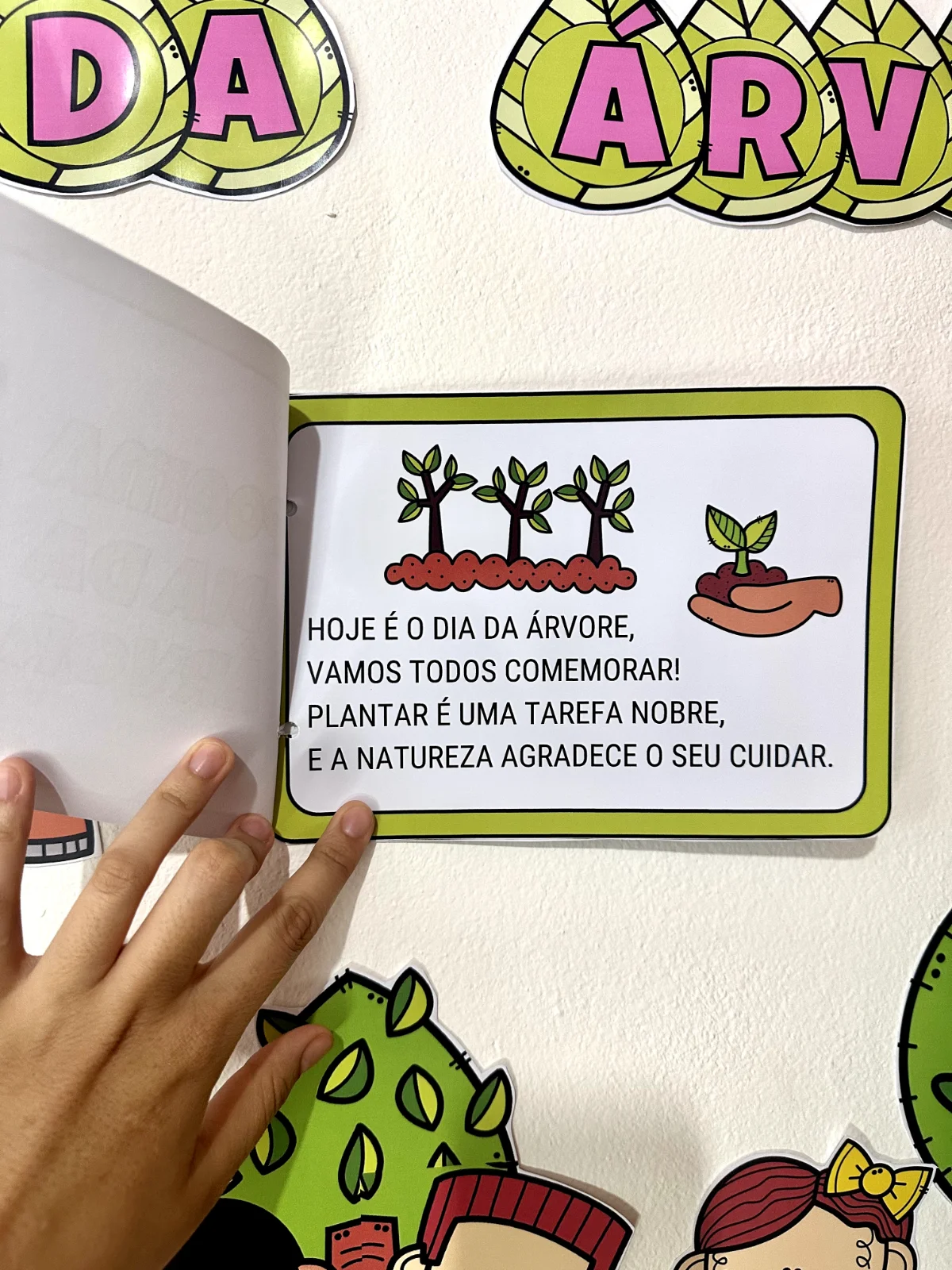 Painel dia da Árvore - 3D - Poema dia da árvore — amostra 1: Painel Diada Árvore: O arquivo inclui elementospara decoração… Painel dia da Árvore - 3D - Poema dia da árvore — amostra 1: Painel Diada Árvore: O arquivo inclui elementospara decoração…