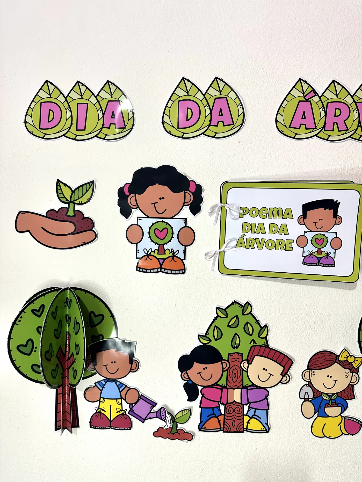 Painel dia da Árvore - 3D - Poema dia da árvore — amostra 3: Painel Diada Árvore: O arquivo inclui elementospara decoração… Painel dia da Árvore - 3D - Poema dia da árvore — amostra 3: Painel Diada Árvore: O arquivo inclui elementospara decoração…