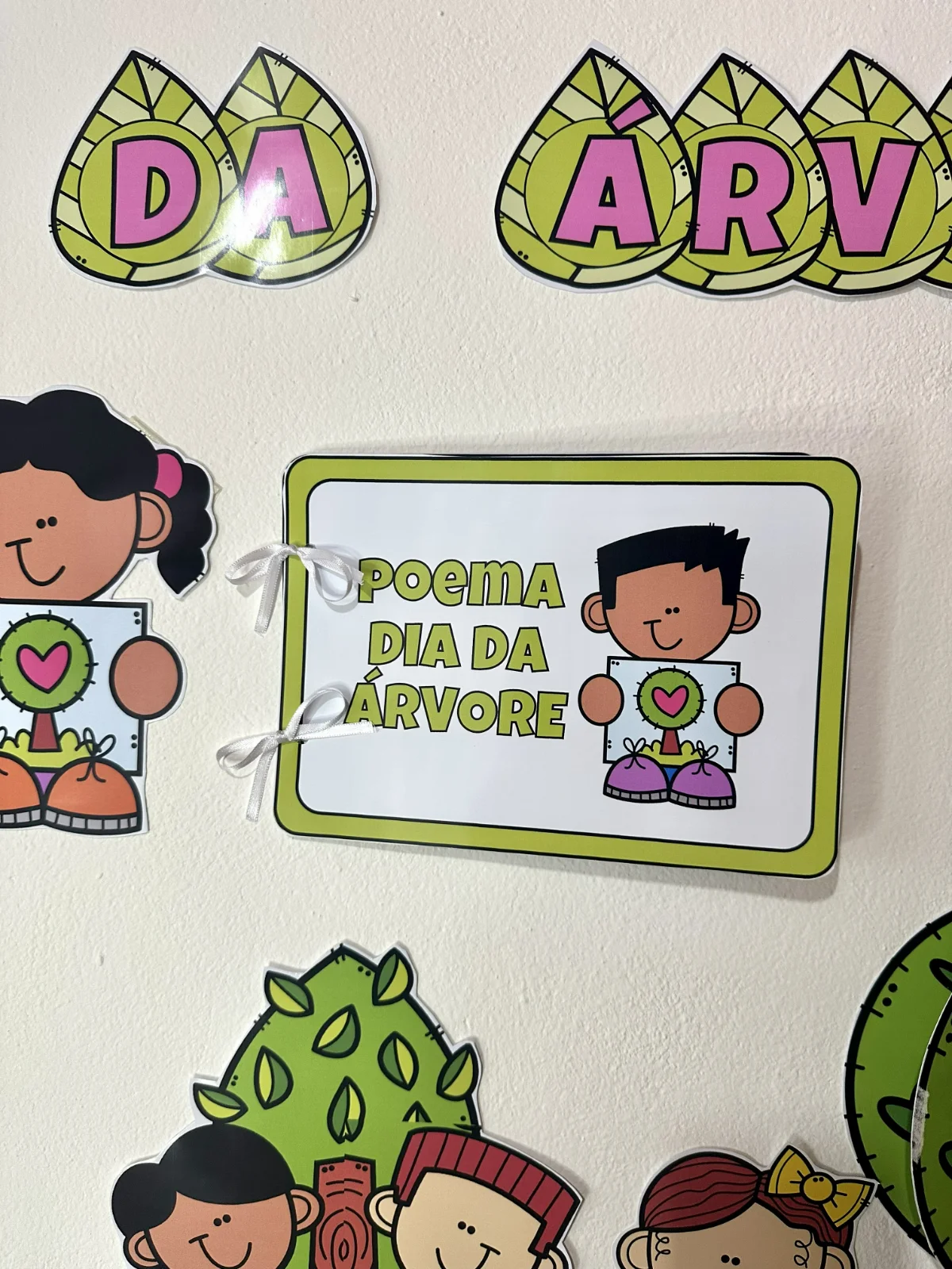 Painel Dia da Árvore – PDF para Imprimir — amostra 3: Formato e entrega
