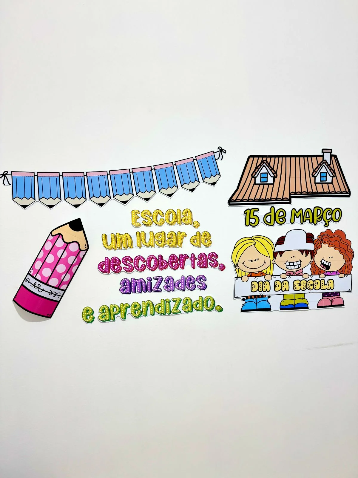 Painel – Dia da Escola | Educação Infantil e Anos Iniciais — amostra 2: Elementos ilustrados em alta qualidade Arquivo…