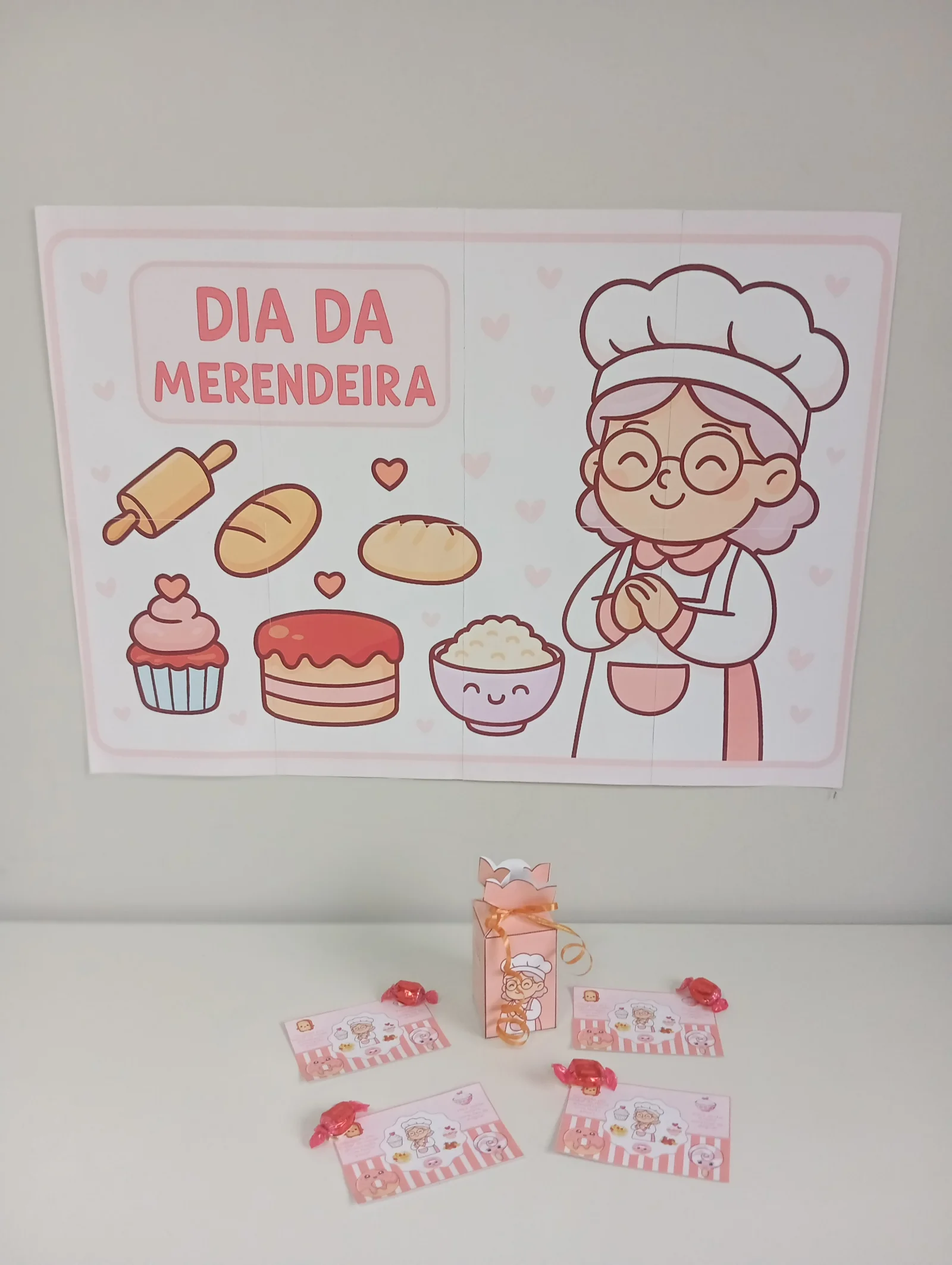 🍎 Painel Dia da Merendeira + Cartãozinho + Caixinha 🍴 — amostra 6: Um kit cheio de carinho para celebrar o Dia da… 🍎 Painel Dia da Merendeira + Cartãozinho + Caixinha 🍴 — amostra 6: Um kit cheio de carinho para celebrar o Dia da…