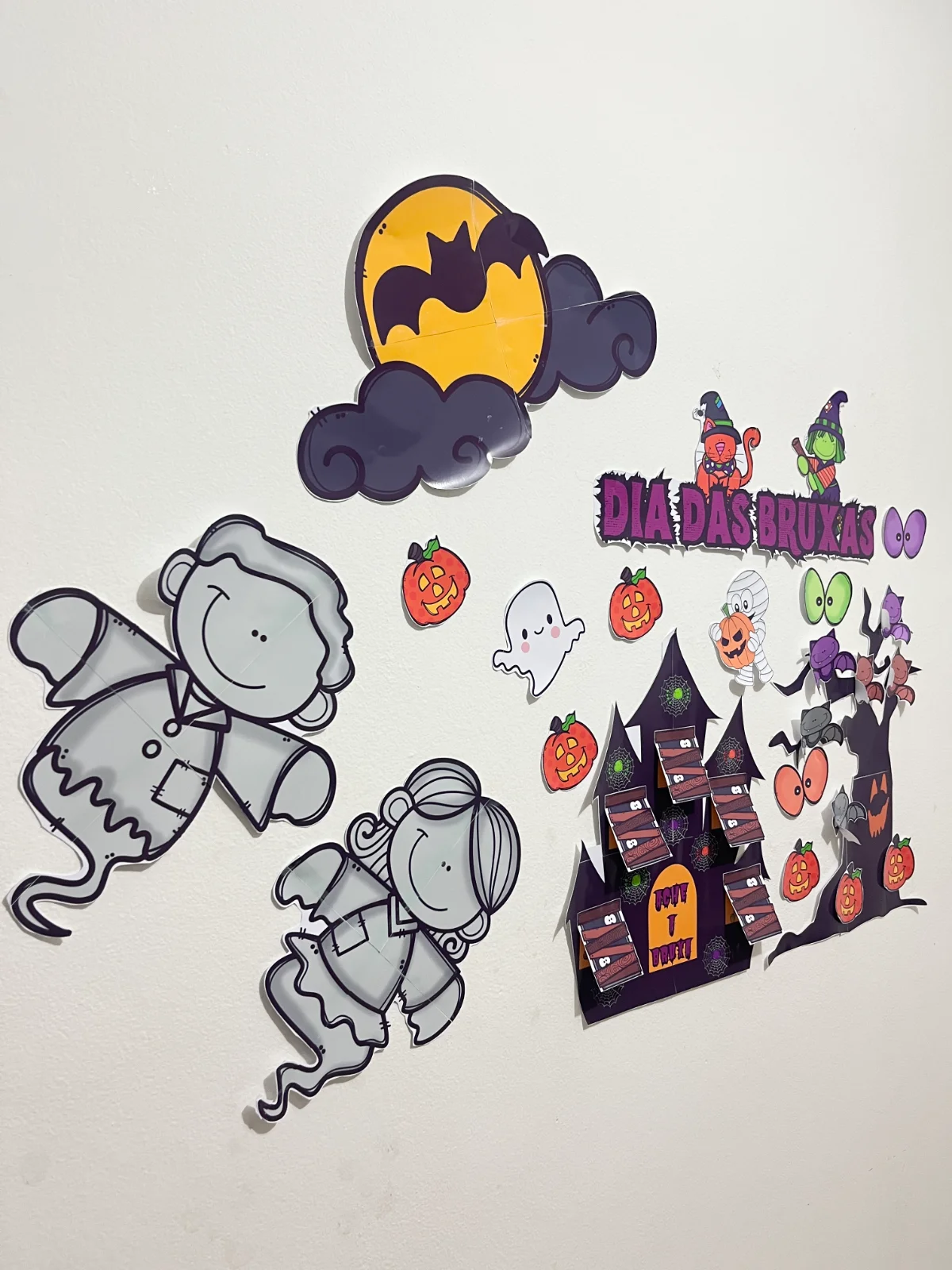 🧙‍♀️🎃Painel dia das bruxas - ATIVIDADE LÚDICA — amostra 3: 🎃Castelo com janelinhas para acharem a bruxa que está perdida…