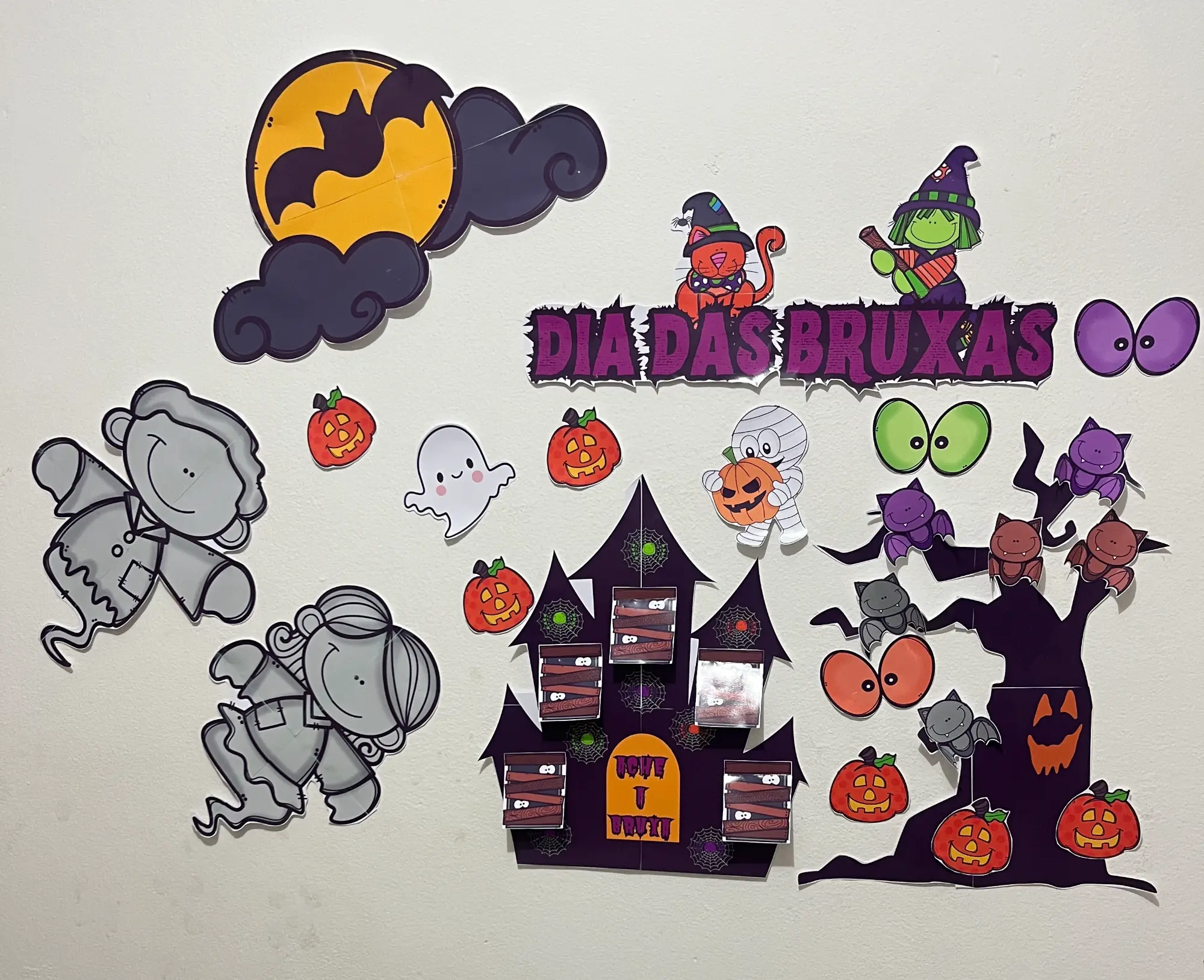 Painel - Dia das Bruxas para Sala de Aula (cópia) — amostra 7: Painel Dia das Bruxas com a atividade Ache a Bruxa e…