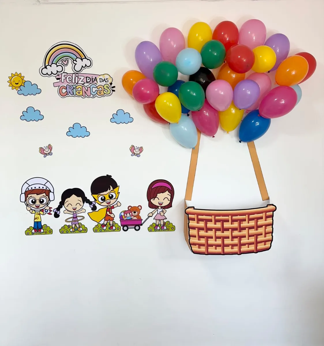 Painel Dia das Crianças com Balões para Imprimir — amostra 2: Painel Dia das Crianças colorido e divertido para decorar a…