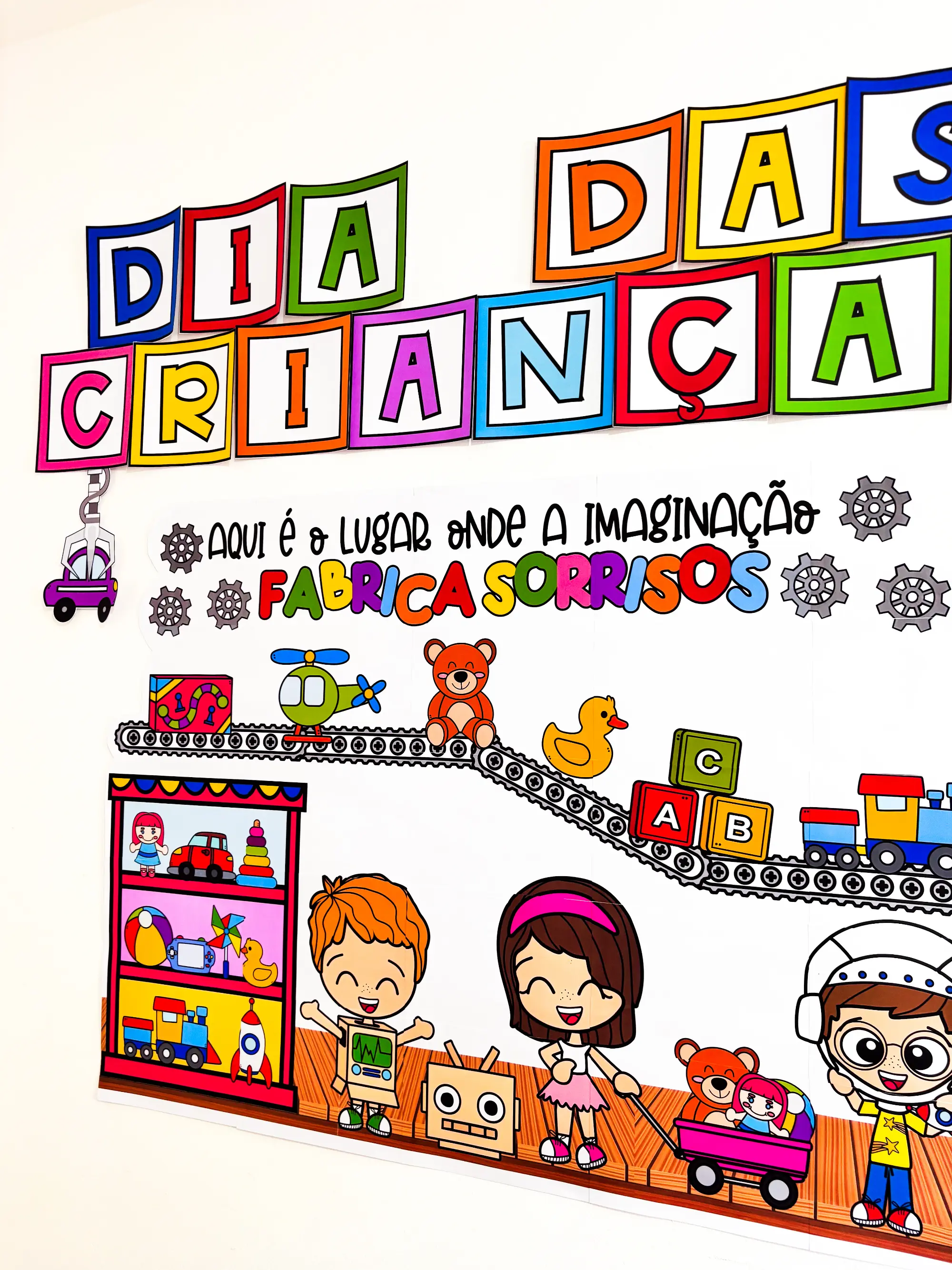 Painel Dia das Crianças: Fábrica de Sorrisos — amostra 6: Painel do Dia das Crianças em PDF tema Fábrica de Brinquedos
