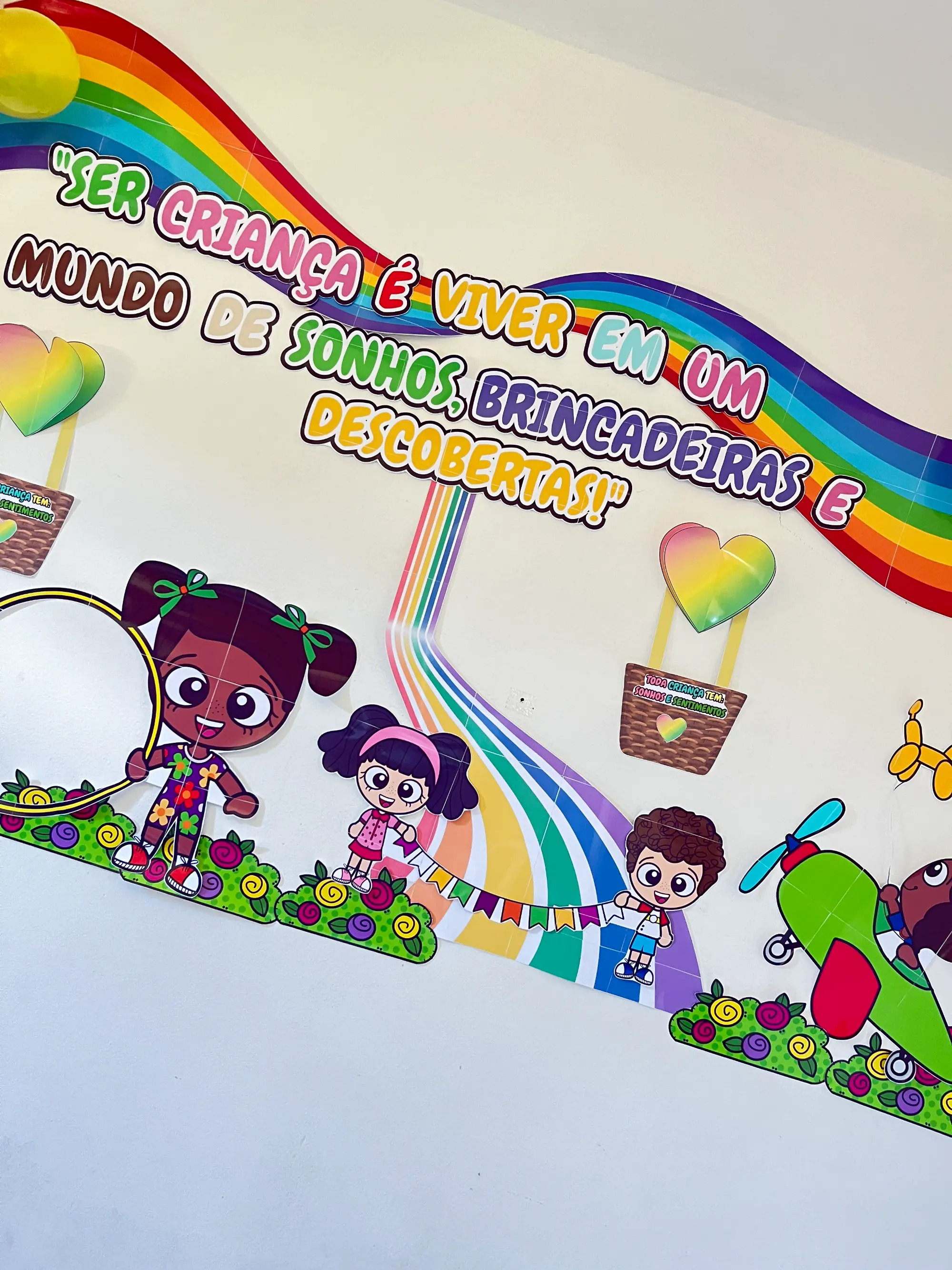 Painel Dia das Crianças para decorar a escola — amostra 1: Lindo painel ampliado para decoração escolar e para deixar a…