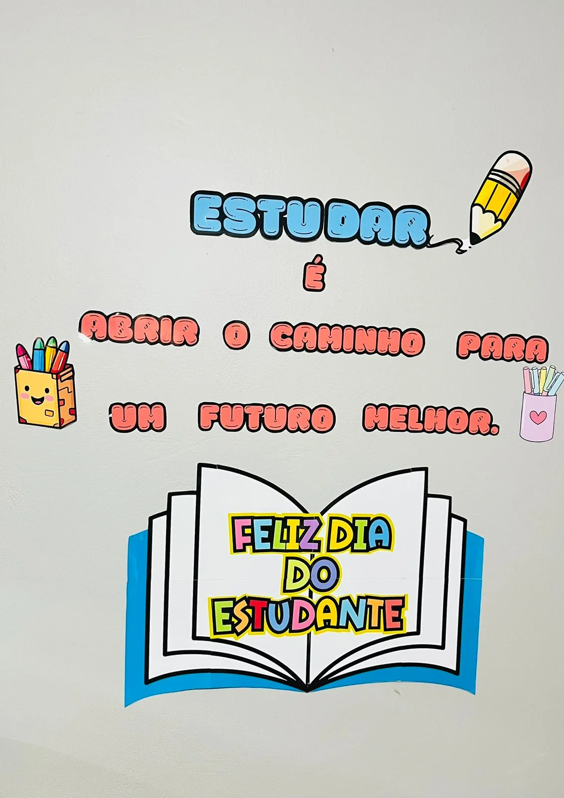 PAINEL DIA DO ESTUDANTE - PLR (Revenda) — Datas comemorativas para Educação Infantil: Celebre o Dia do Estudante com um…
