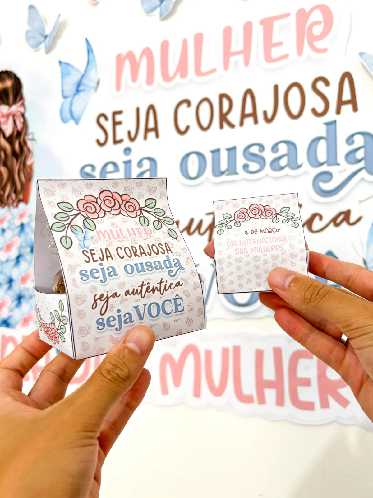 Painel Dia Internacional da Mulher - Tema Mulher Autêntica — amostra 1: O que vem no material Painel Dia Internacional da Mulher - Tema Mulher Autêntica — amostra 1: O que vem no material