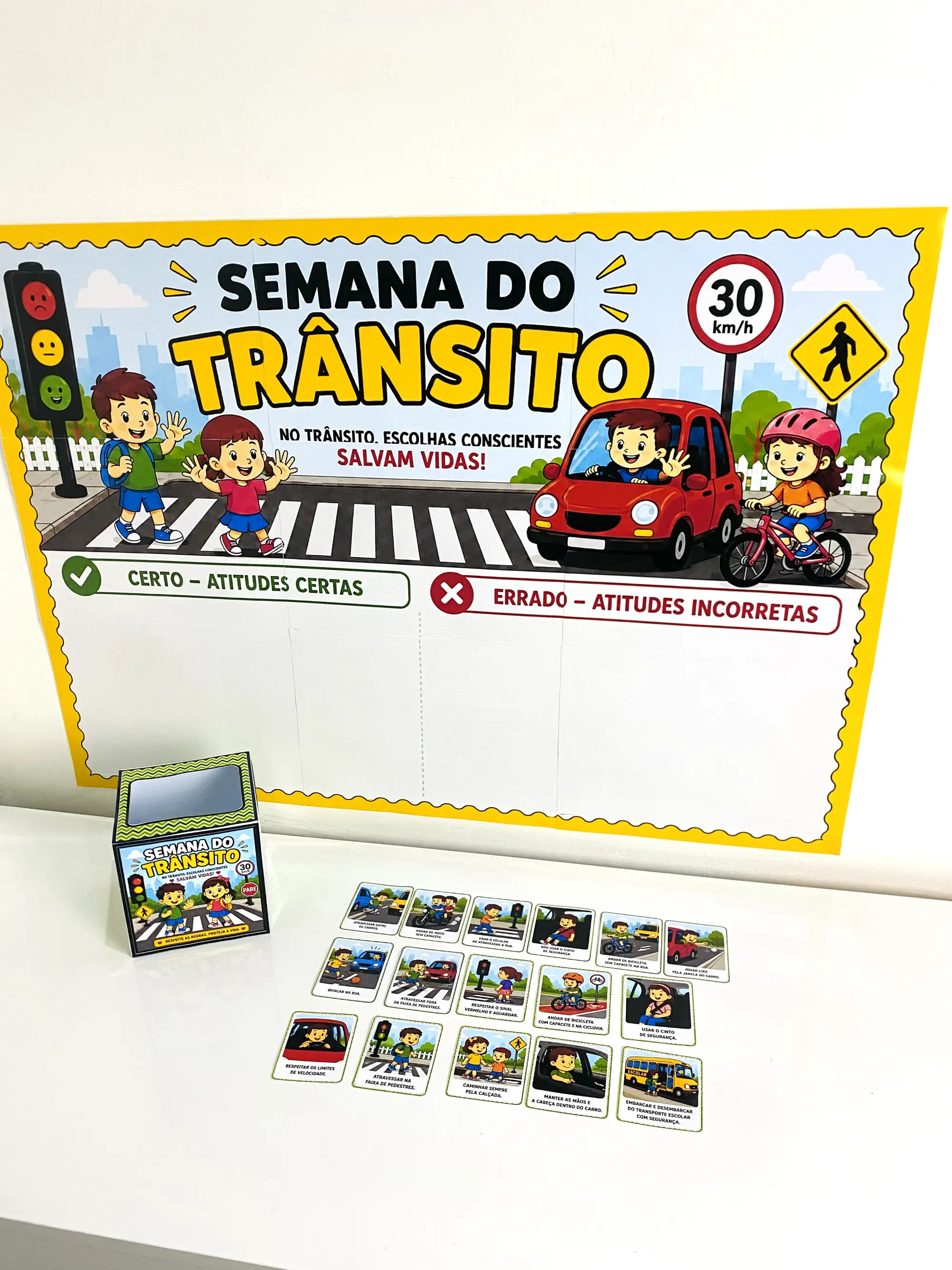 Painel Dia Nacional do Trânsito - 25 de Setembro - BNCC EF05HI05 — amostra 1: O material inclui Painel Dia Nacional do Trânsito - 25 de Setembro - BNCC EF05HI05 — amostra 1: O material inclui