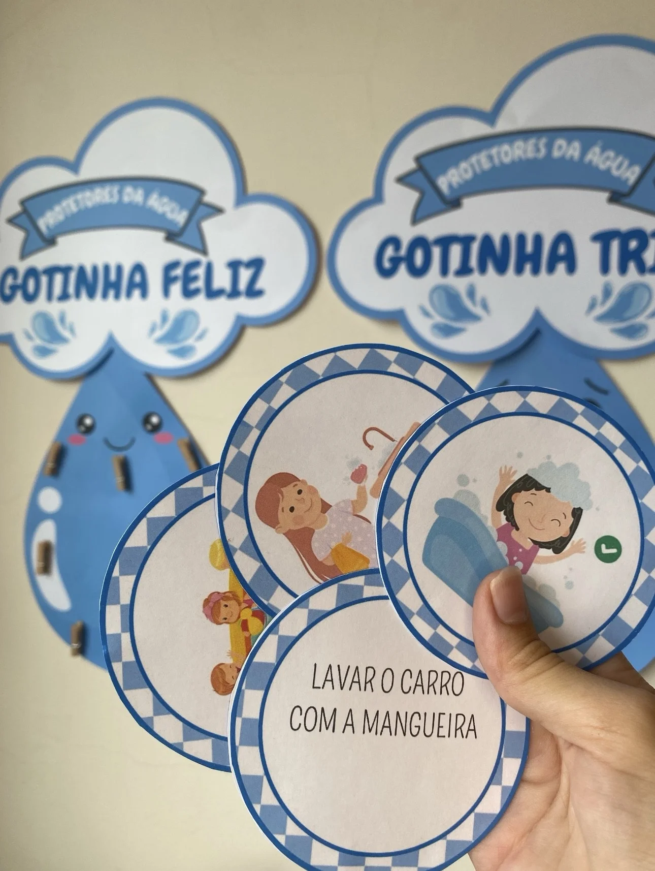 Painel + dinâmica gotinha feliz e gotinha triste — amostra 2: *Painel gotinha feliz e gotinha triste* foca na classificação…