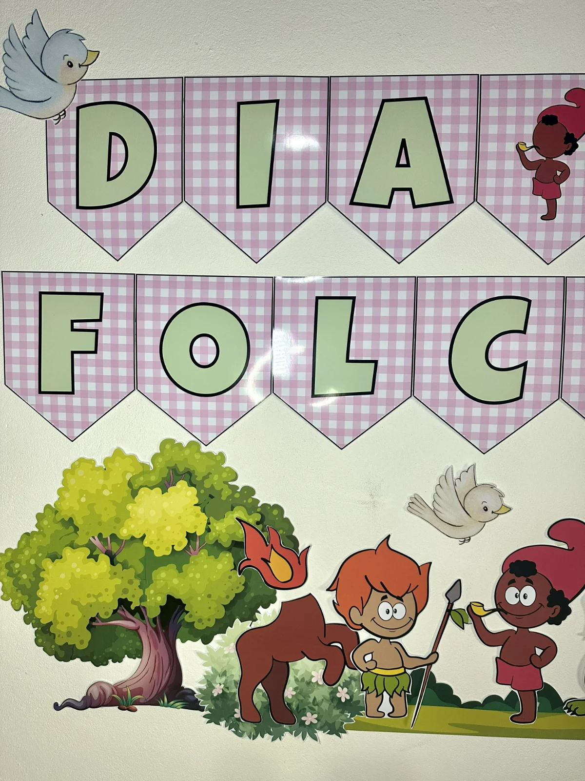 Painel folclore – Atividades para Imprimir — amostra 1: O que vem no material
