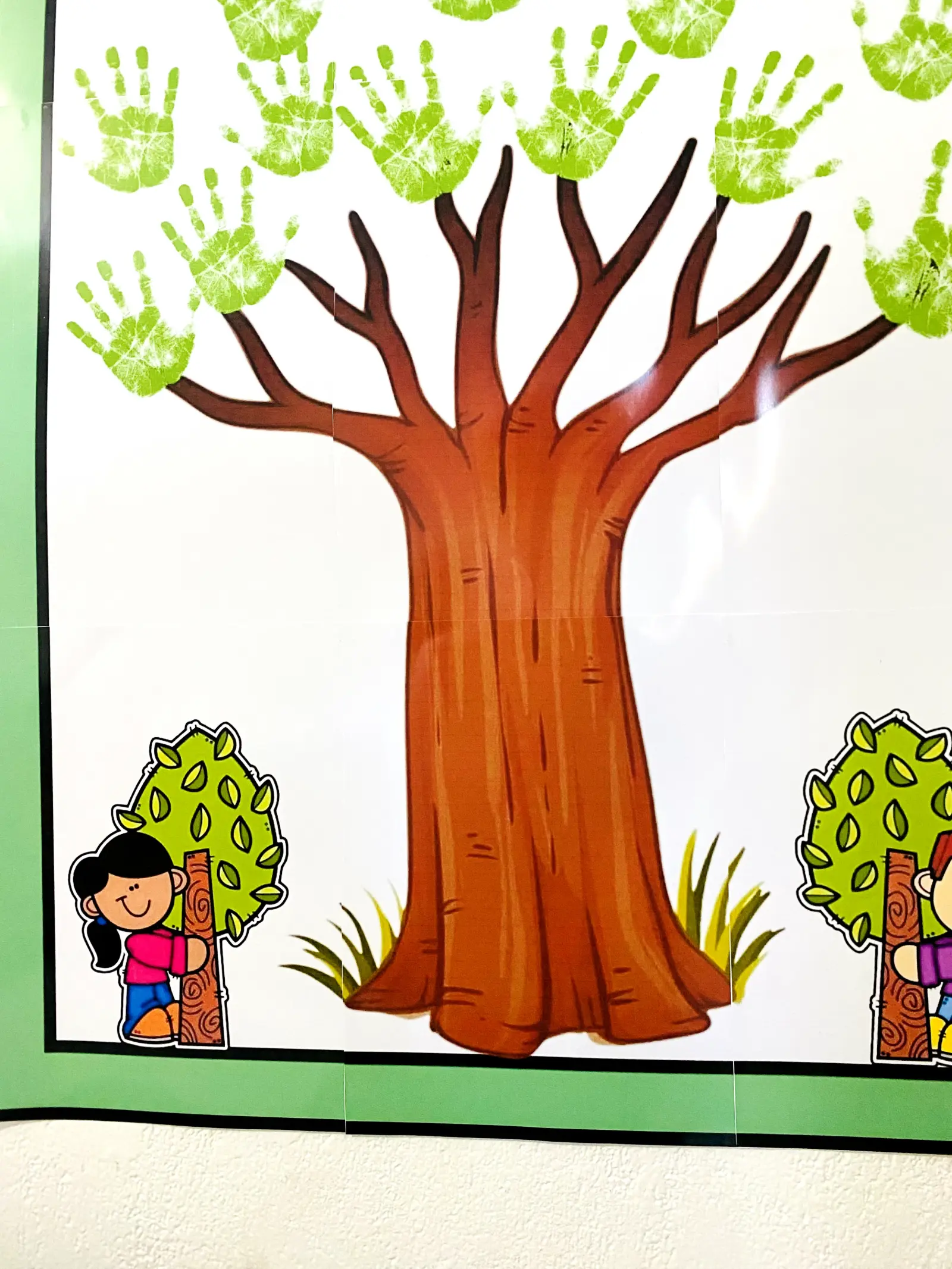 Painel Interativo Dia da Árvore – Carimbo das Mãos — amostra 2: Painel interativo para o Dia da Árvore com pintura das…