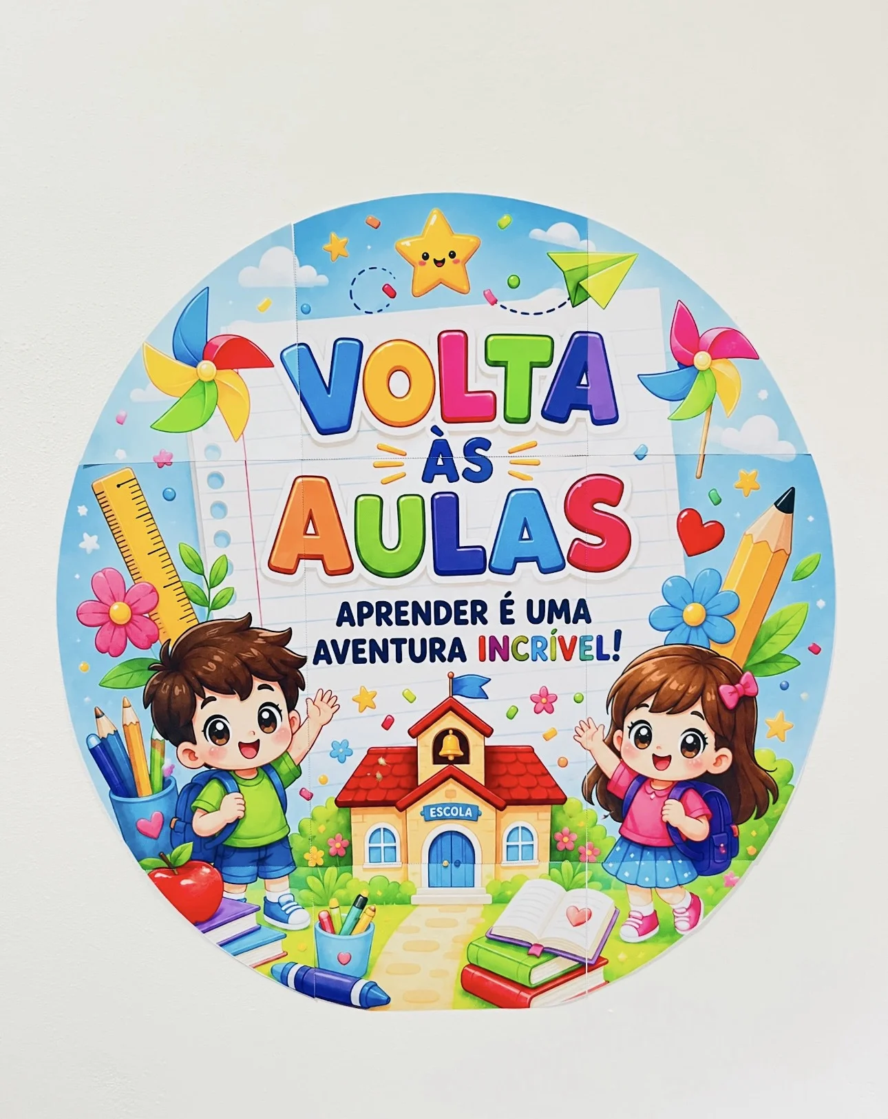Painel + lembrancinha volta às aulas — amostra 1: 🎒 KIT VOLTA ÀS AULAS — RECEBA SEUS ALUNOS COM MUITO CARINHO