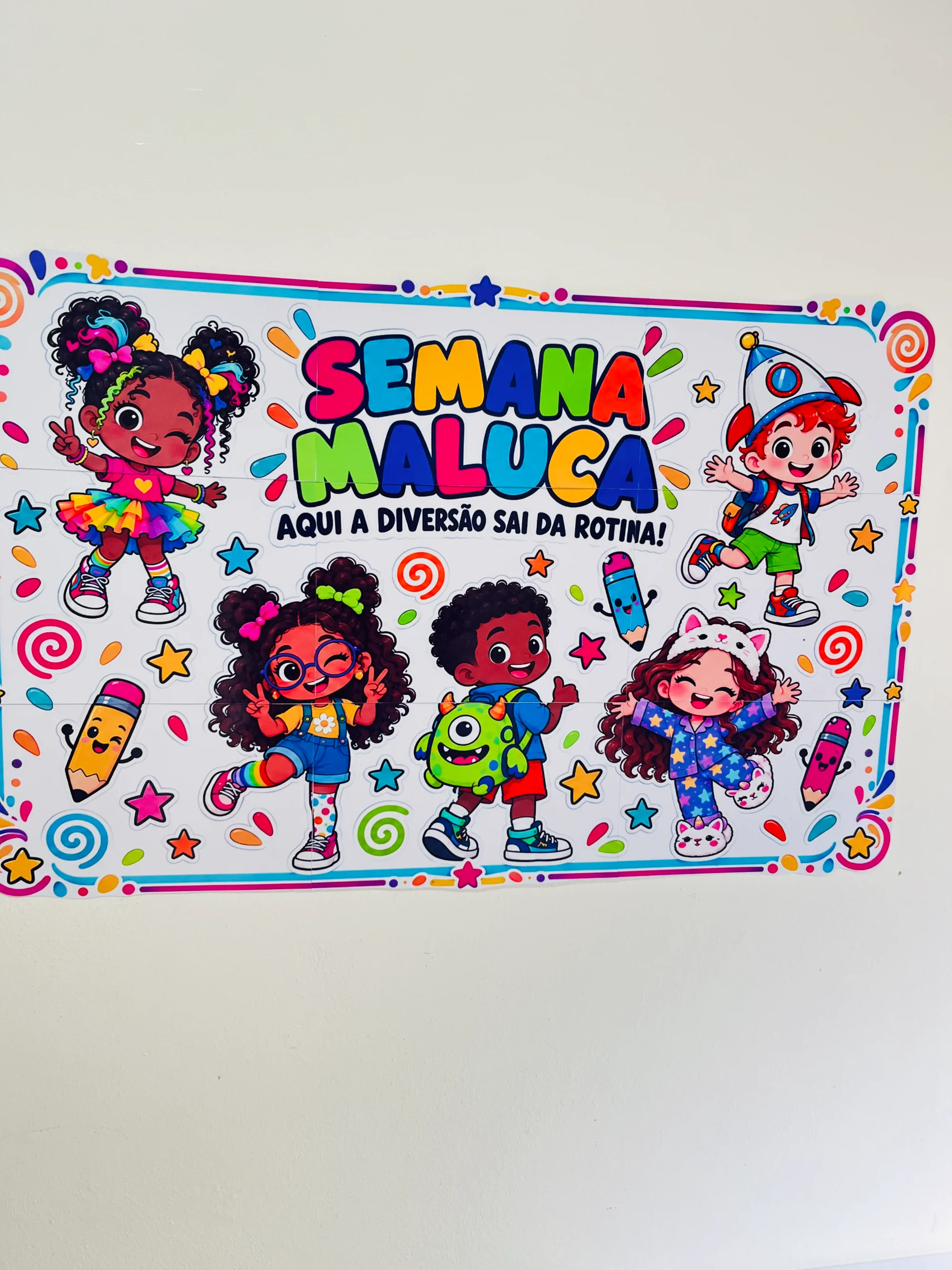 Painel Semana maluca - semana da criança — amostra 1: elementos inspirados nas brincadeiras da Semana Maluca, como cabelo
