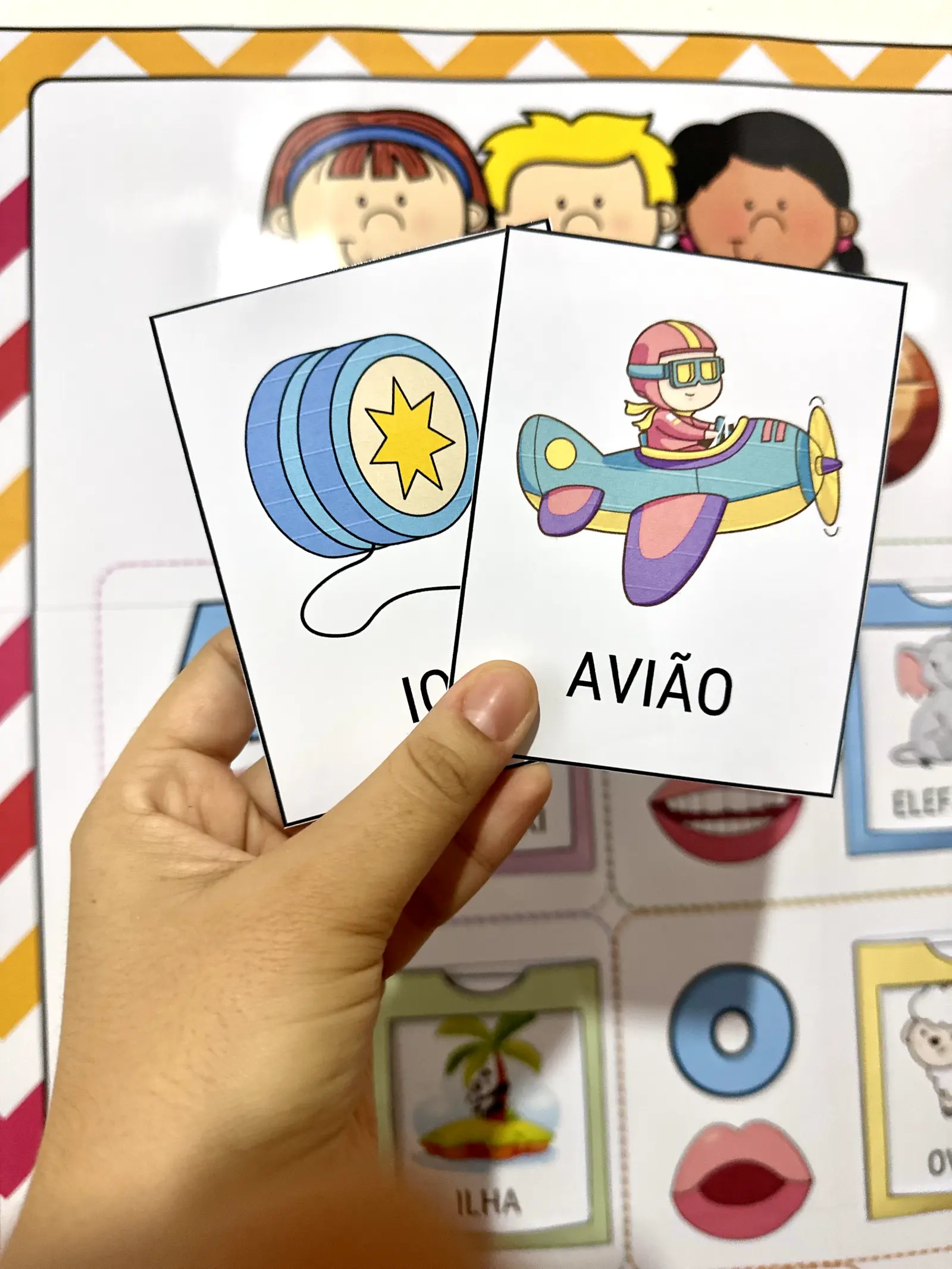 Painel Vogais | Educação Infantil e Alfabetização — amostra 2: Sobre o Painel Vogais