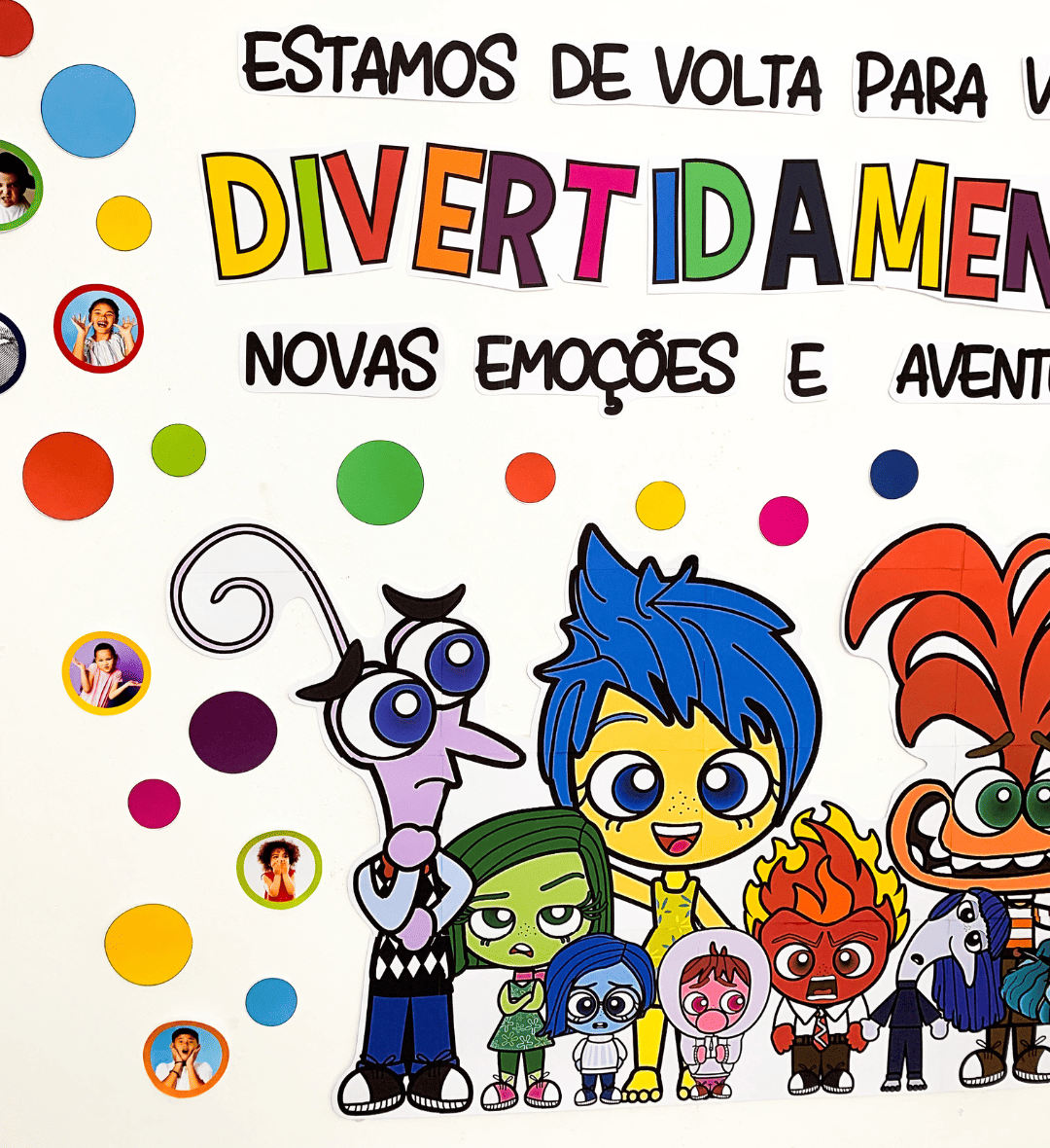 Painel Volta às Aulas Divertidamente em PDF para Imprimir — amostra 1: Painel de volta às aulas com tema Divertidamente
