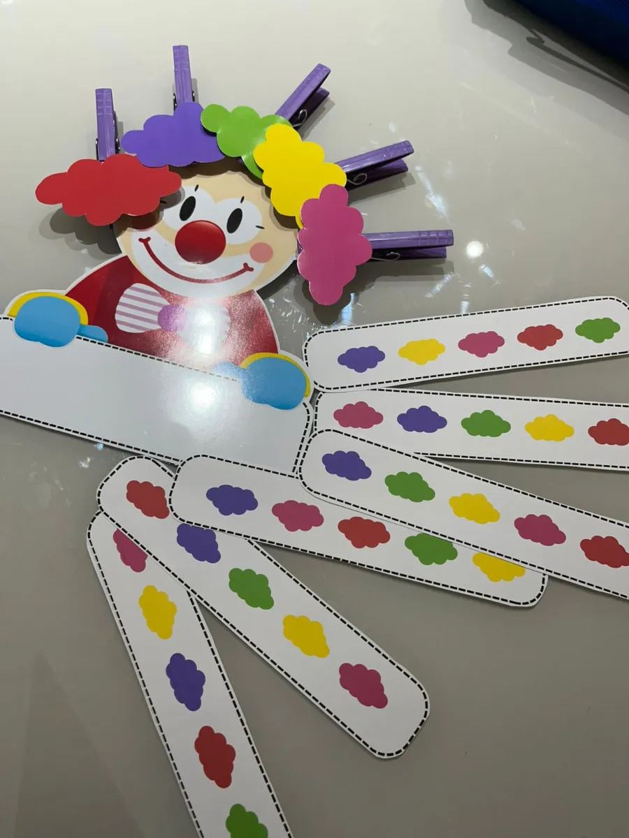Pareamento de Cores Palhacinho dos Pompons — amostra 3: Com o Pareamento de Cores – Palhacinho dos Pompons, as crianças…